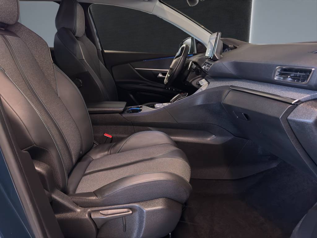 PEUGEOT 3008 1.2 PureTech Allure Pack EAT8-image-10