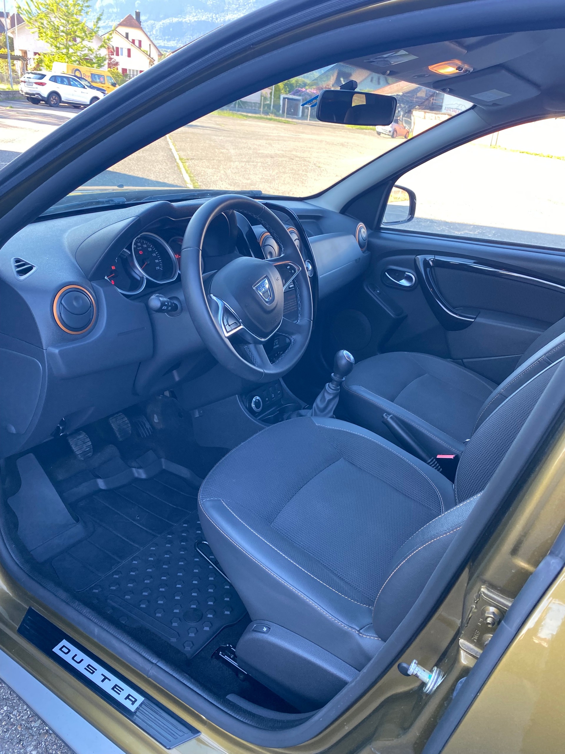 DACIA Duster 1.2 T Unlimited 4x4-image-12