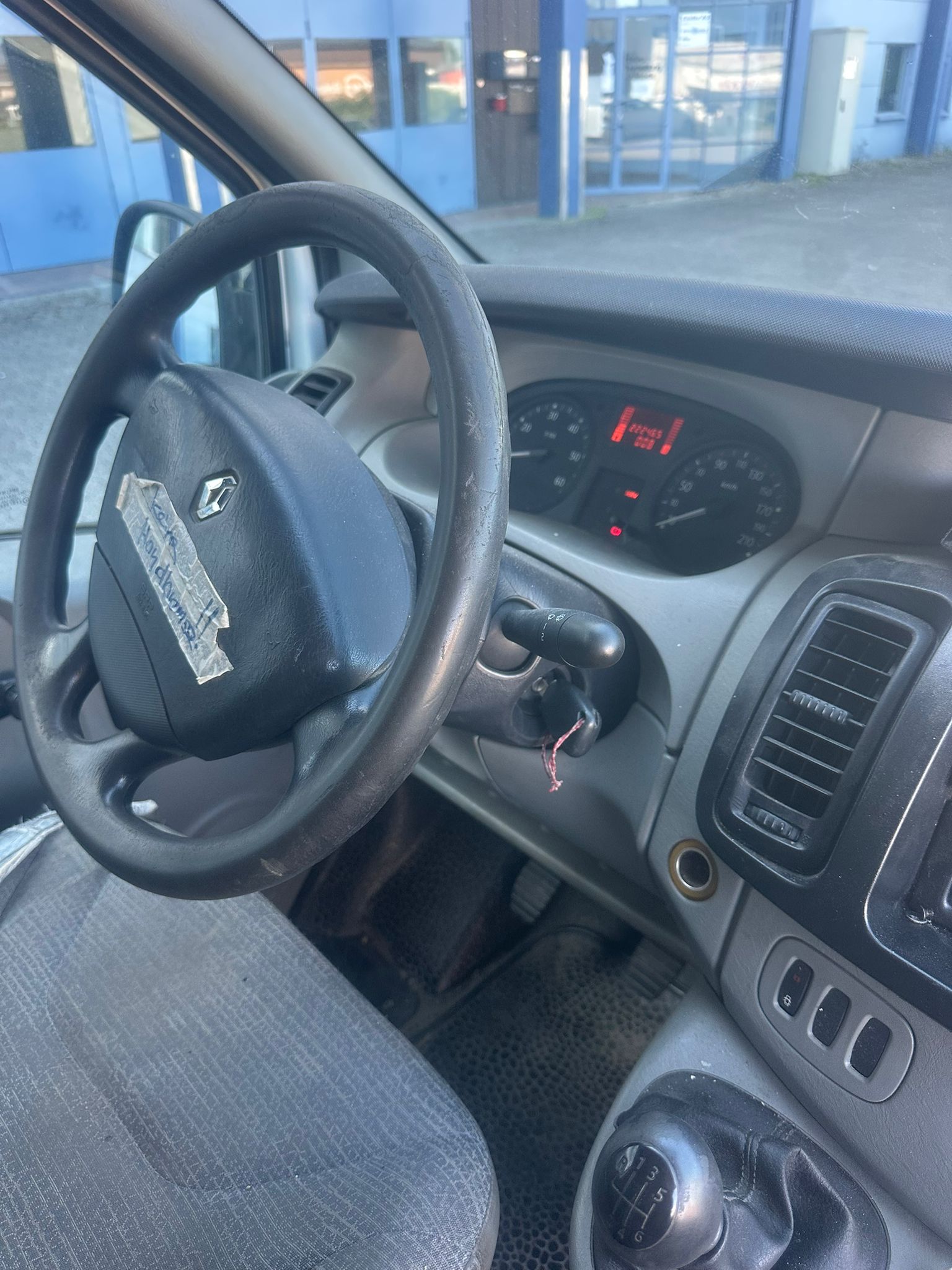 RENAULT Trafic 2.0 dCi 115 2.9t L2H1-image-4