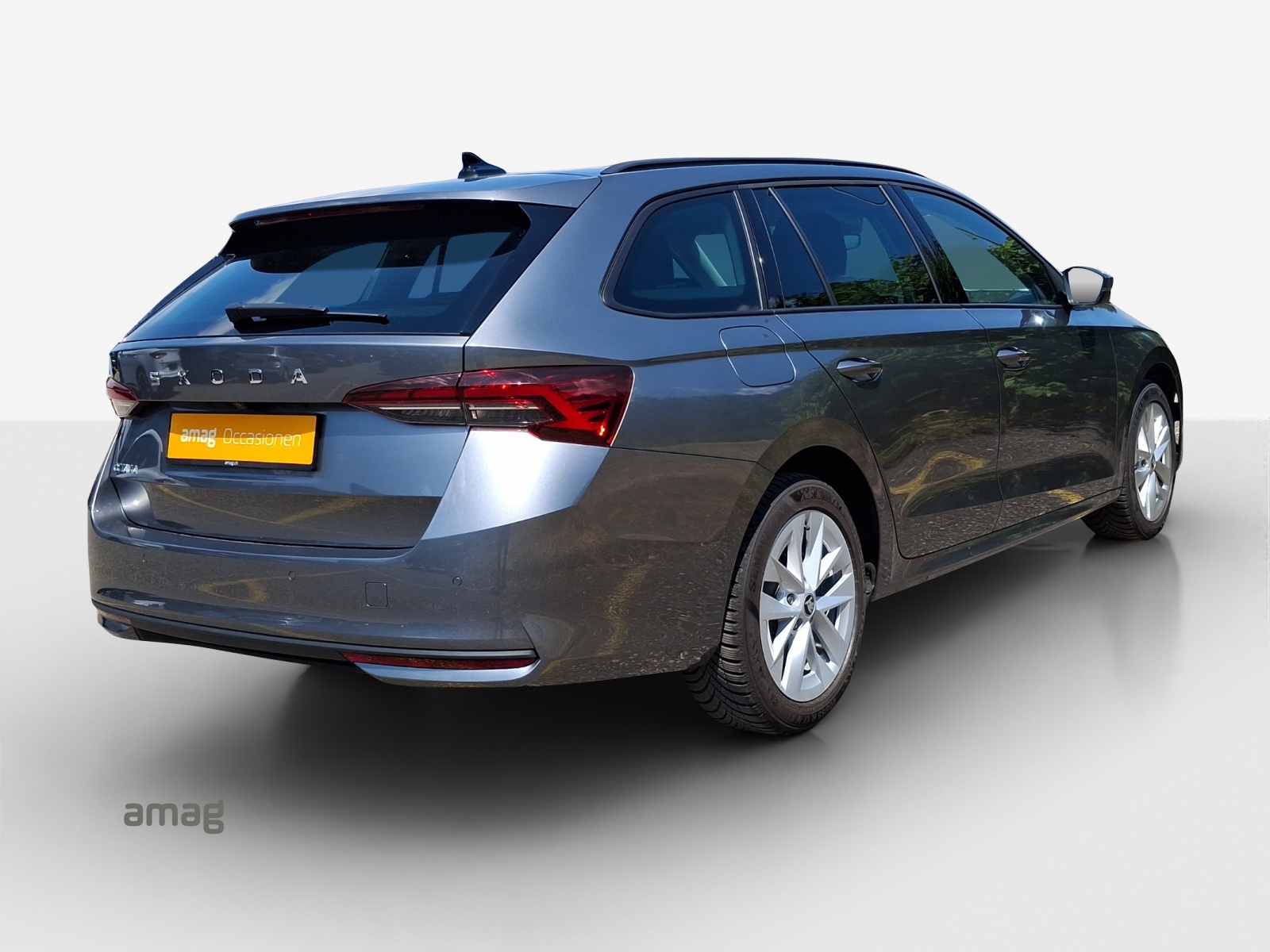 SKODA Octavia Combi 1.5 TSI mHEV DSG Dynamic-image-4