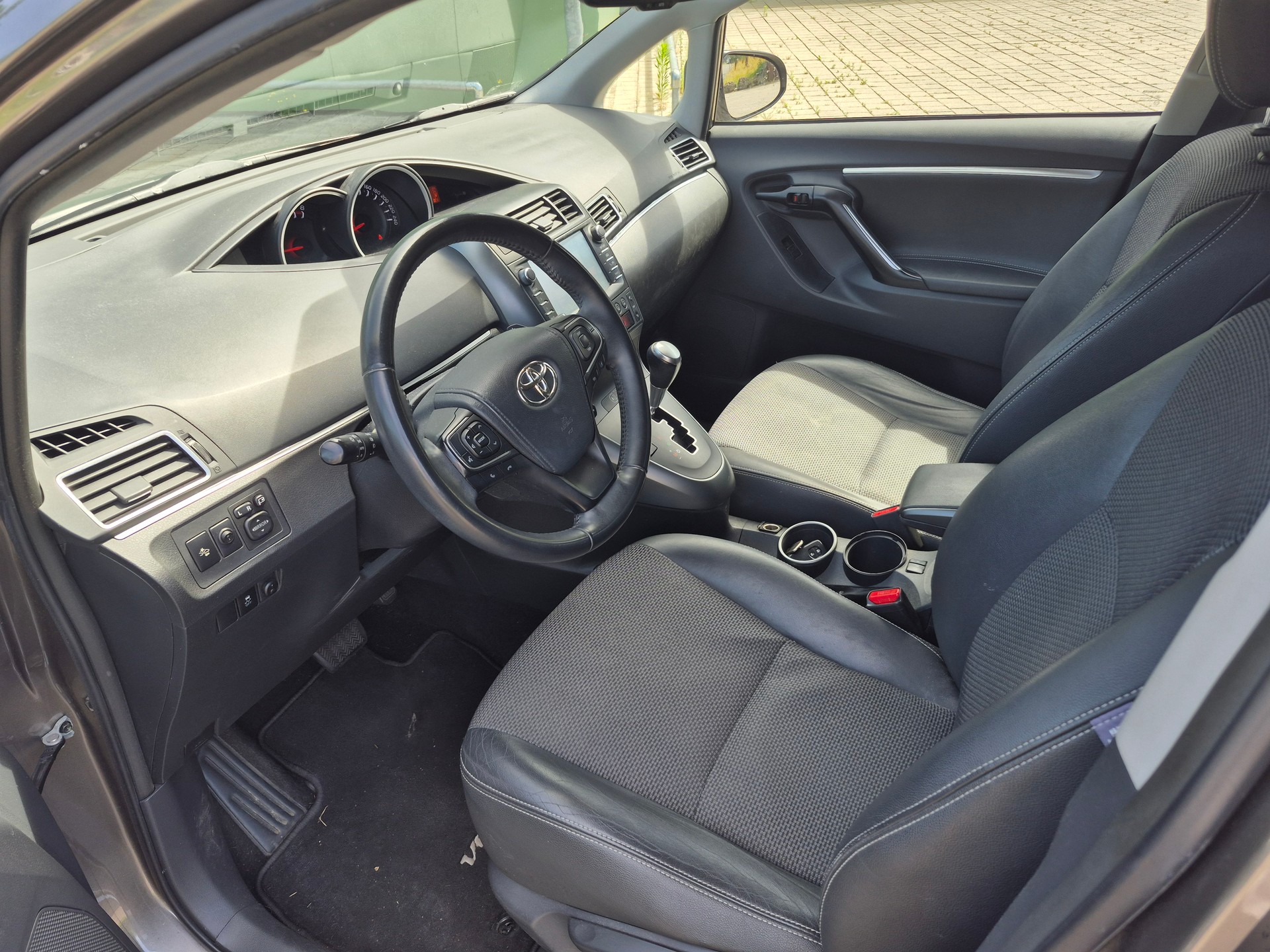 TOYOTA Verso 1.8 Luna Multidrive S 7 Platz-image-9