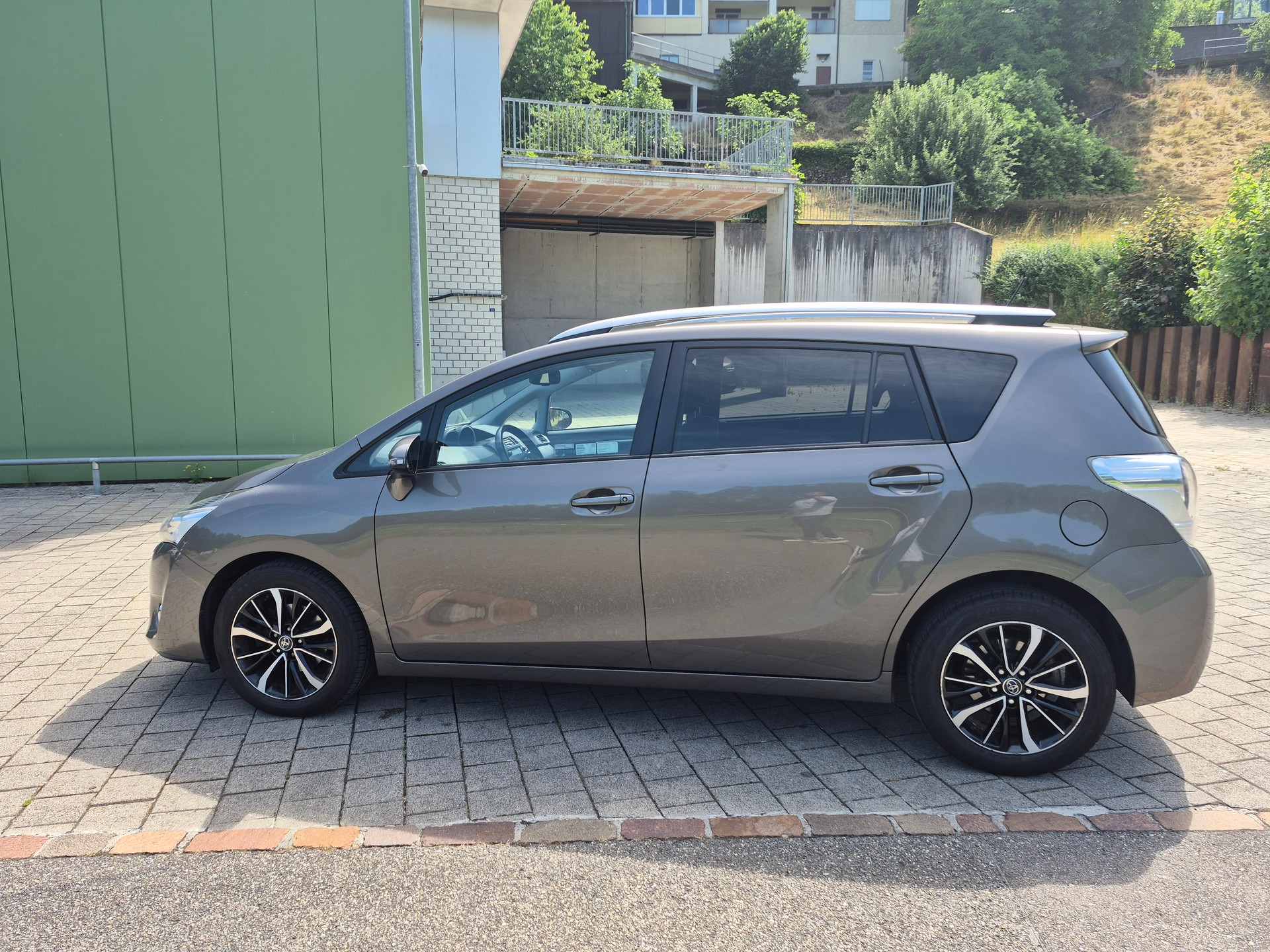 TOYOTA Verso 1.8 Luna Multidrive S 7 Platz-image-4