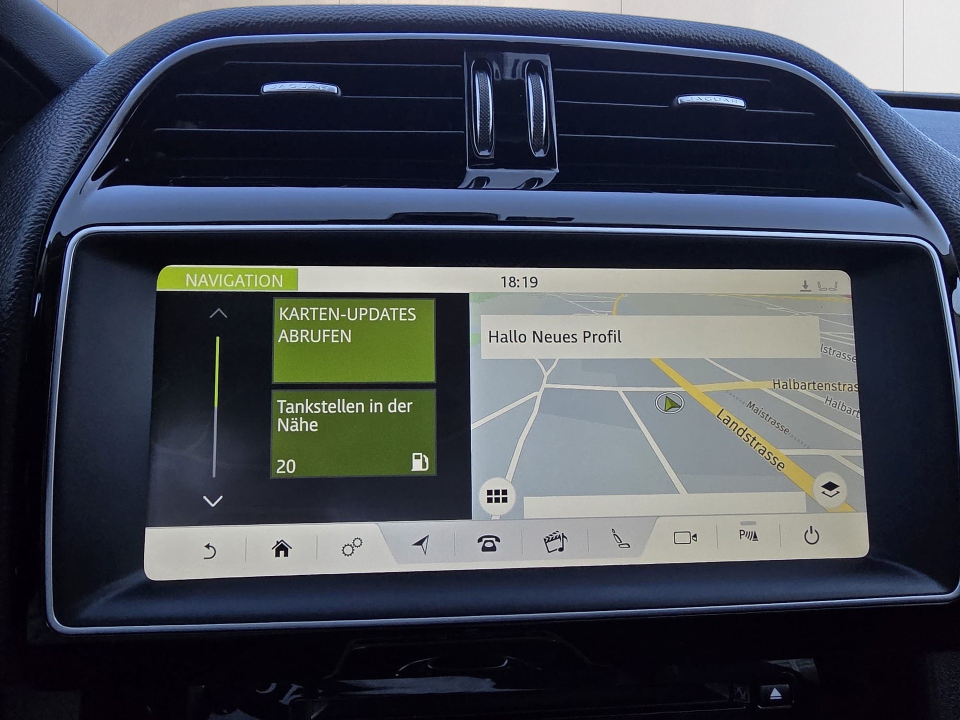 JAGUAR F-Pace 3.0 TD Prestige AWD Automatik-image-15