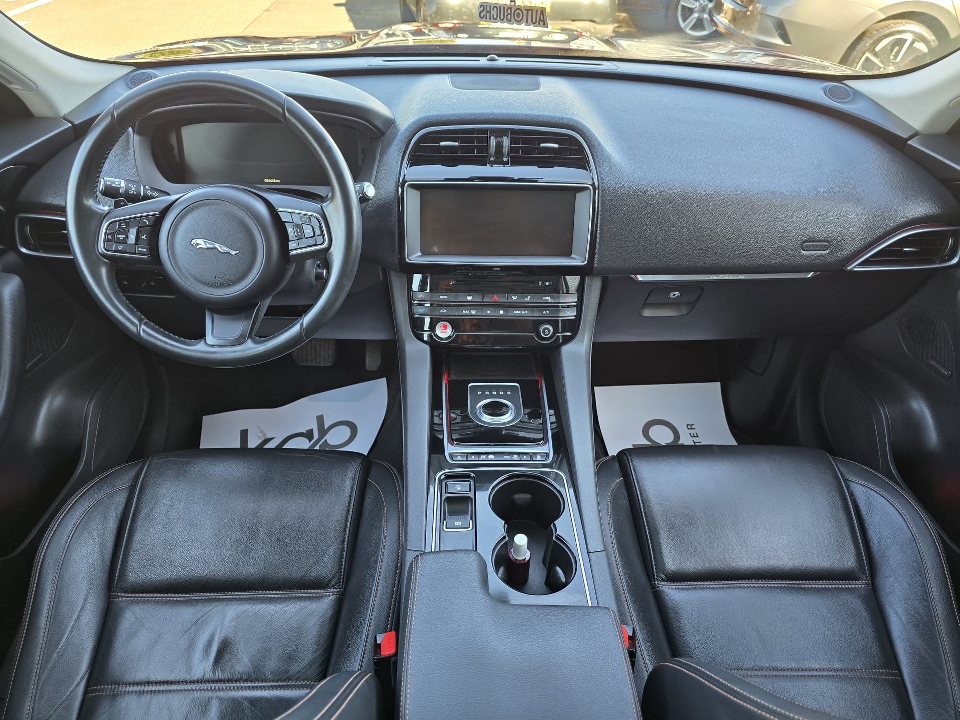 JAGUAR F-Pace 3.0 TD Prestige AWD Automatik-image-9