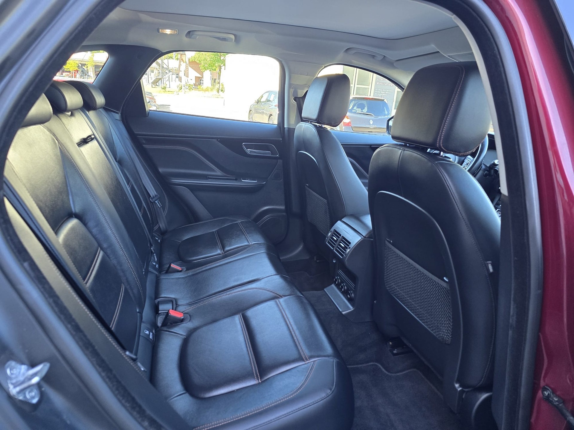 JAGUAR F-Pace 3.0 TD Prestige AWD Automatik-image-10