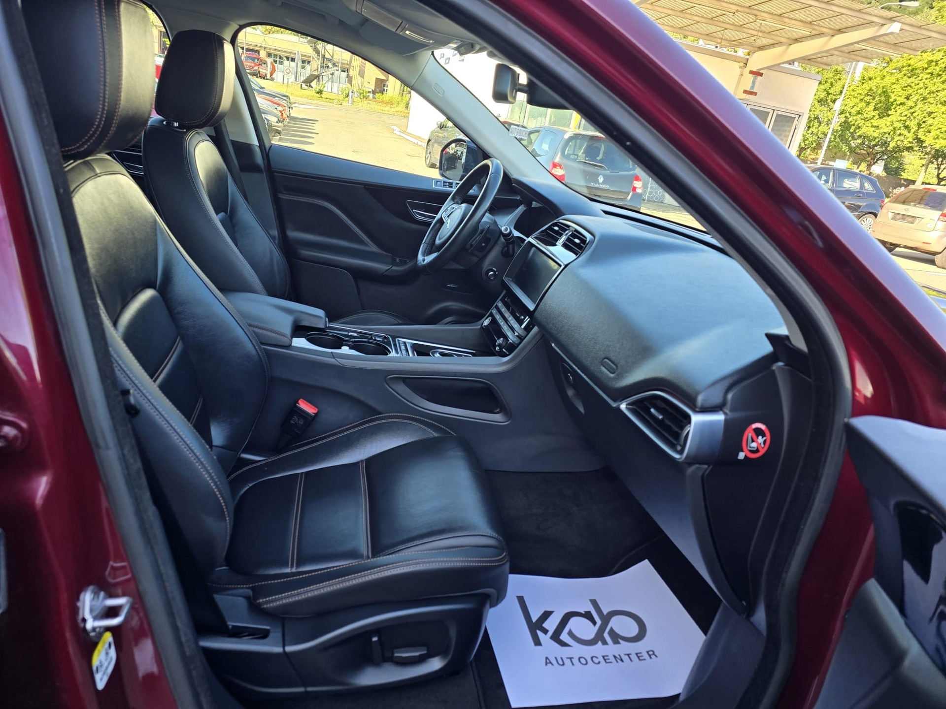 JAGUAR F-Pace 3.0 TD Prestige AWD Automatik-image-8