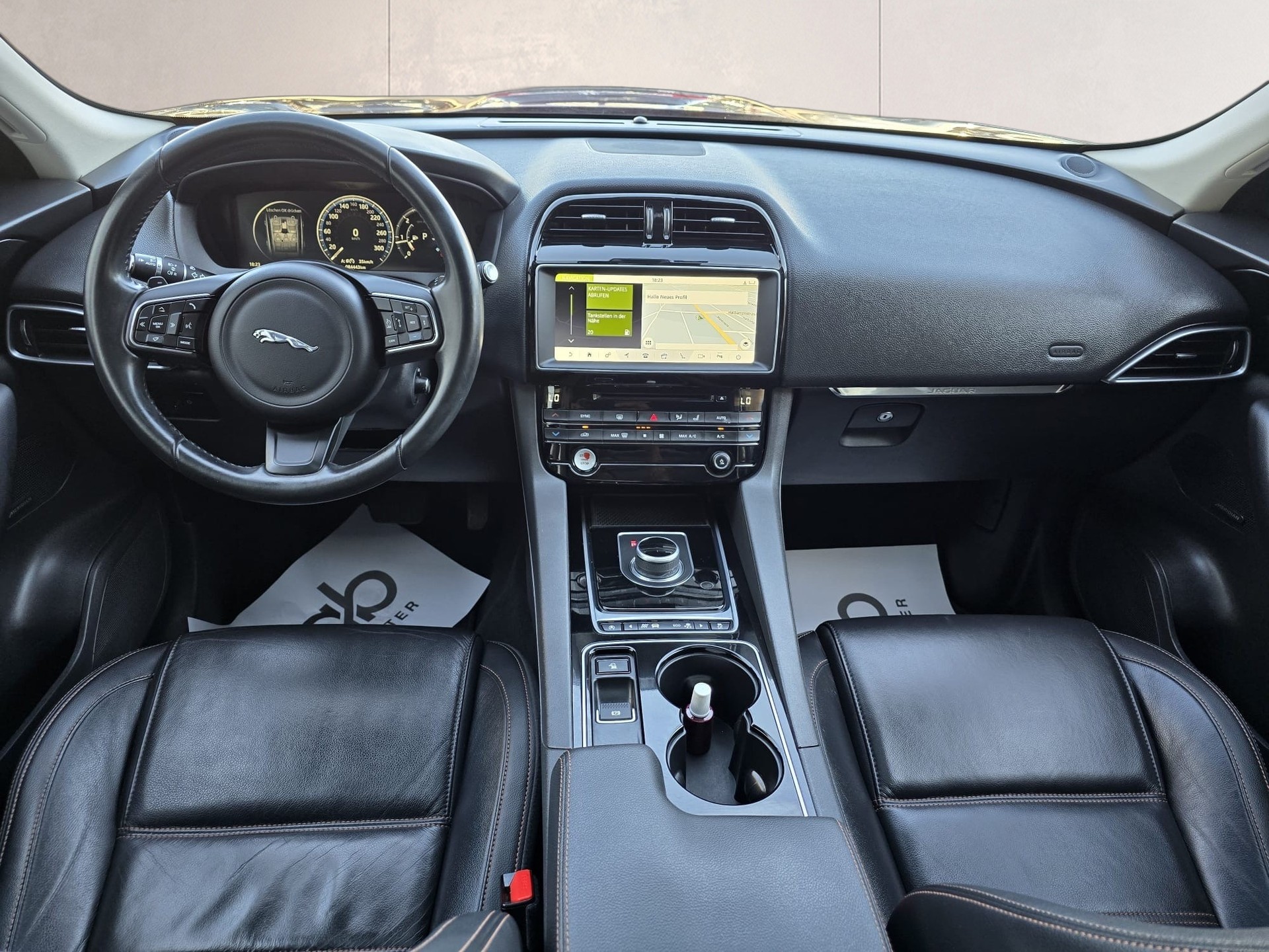 JAGUAR F-Pace 3.0 TD Prestige AWD Automatik-image-25