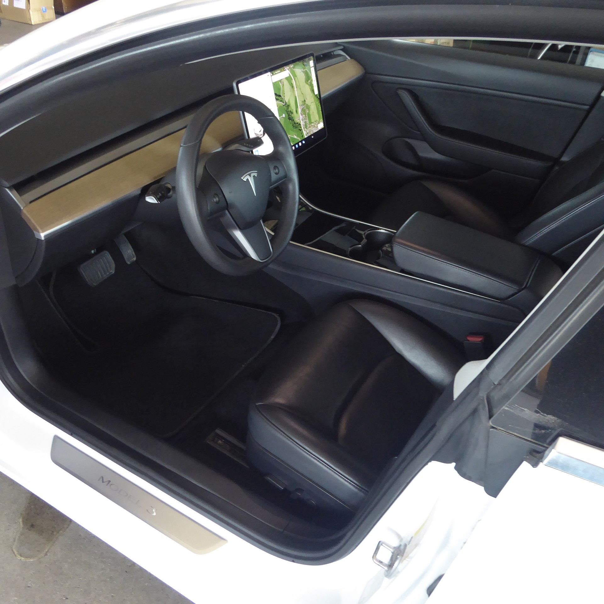 TESLA Model 3 Long Range Dual Motor AWD-image-3