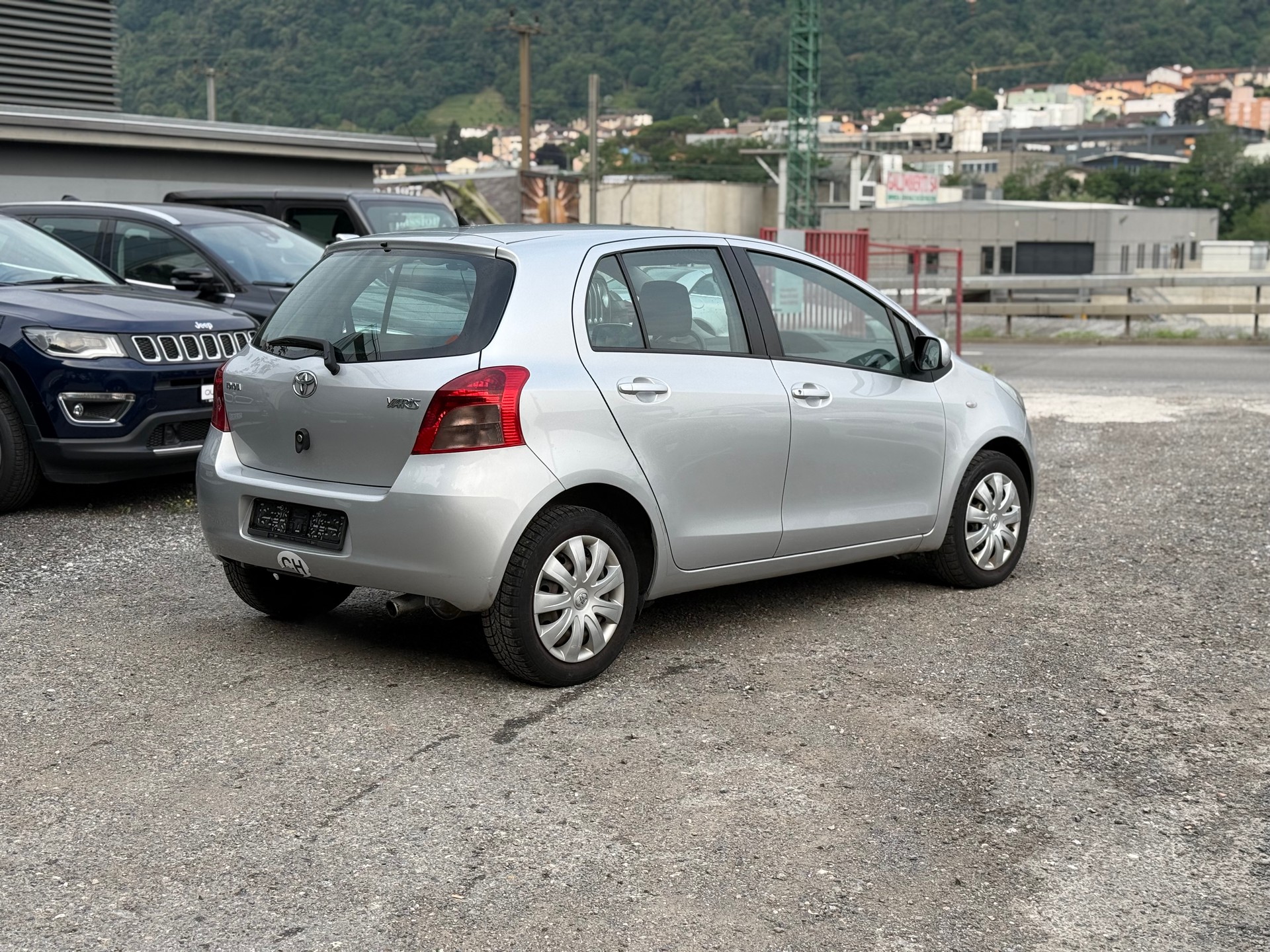 TOYOTA Yaris 1.3 Linea Sol-image-4