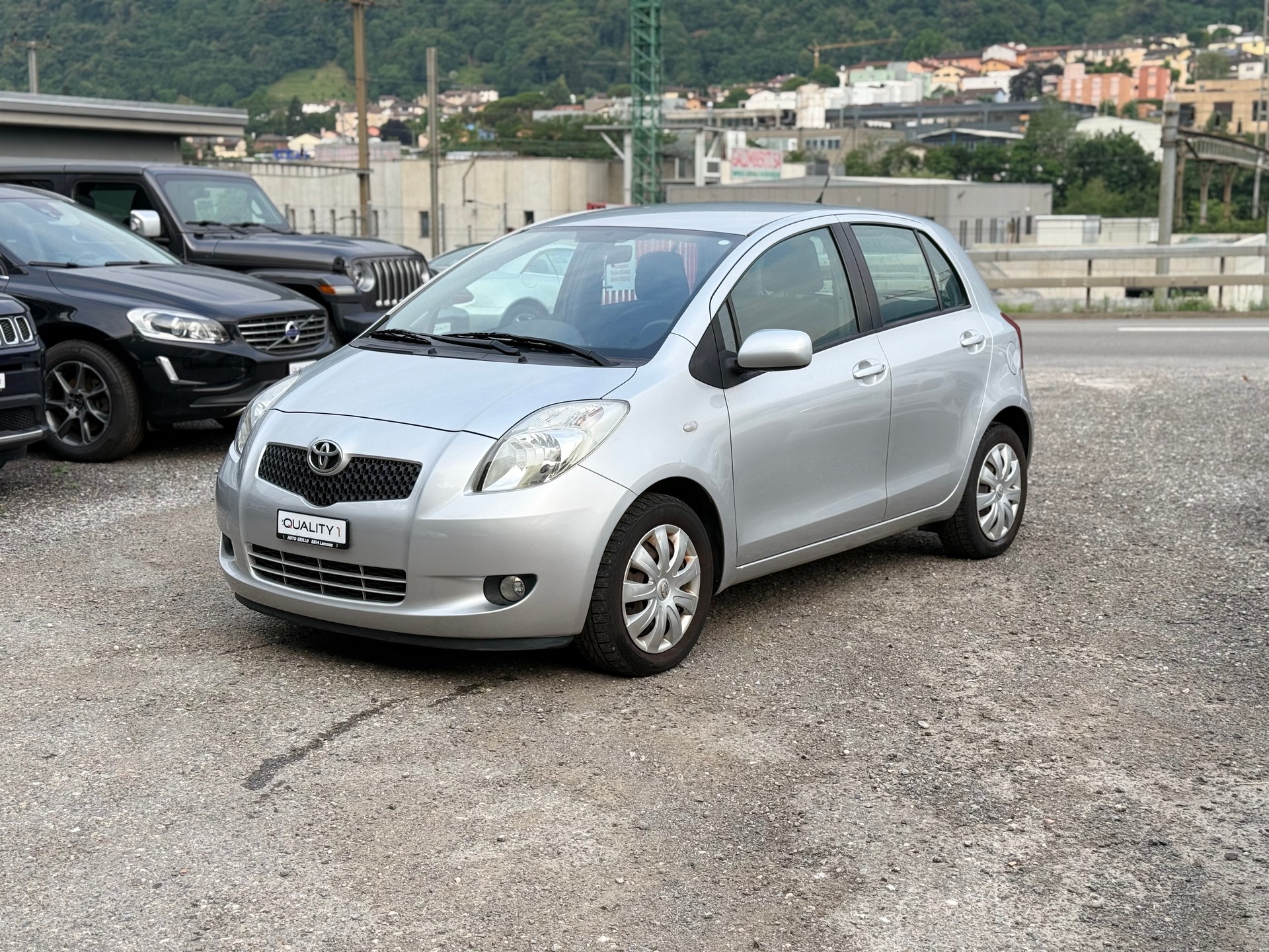 TOYOTA Yaris 1.3 Linea Sol-image-2