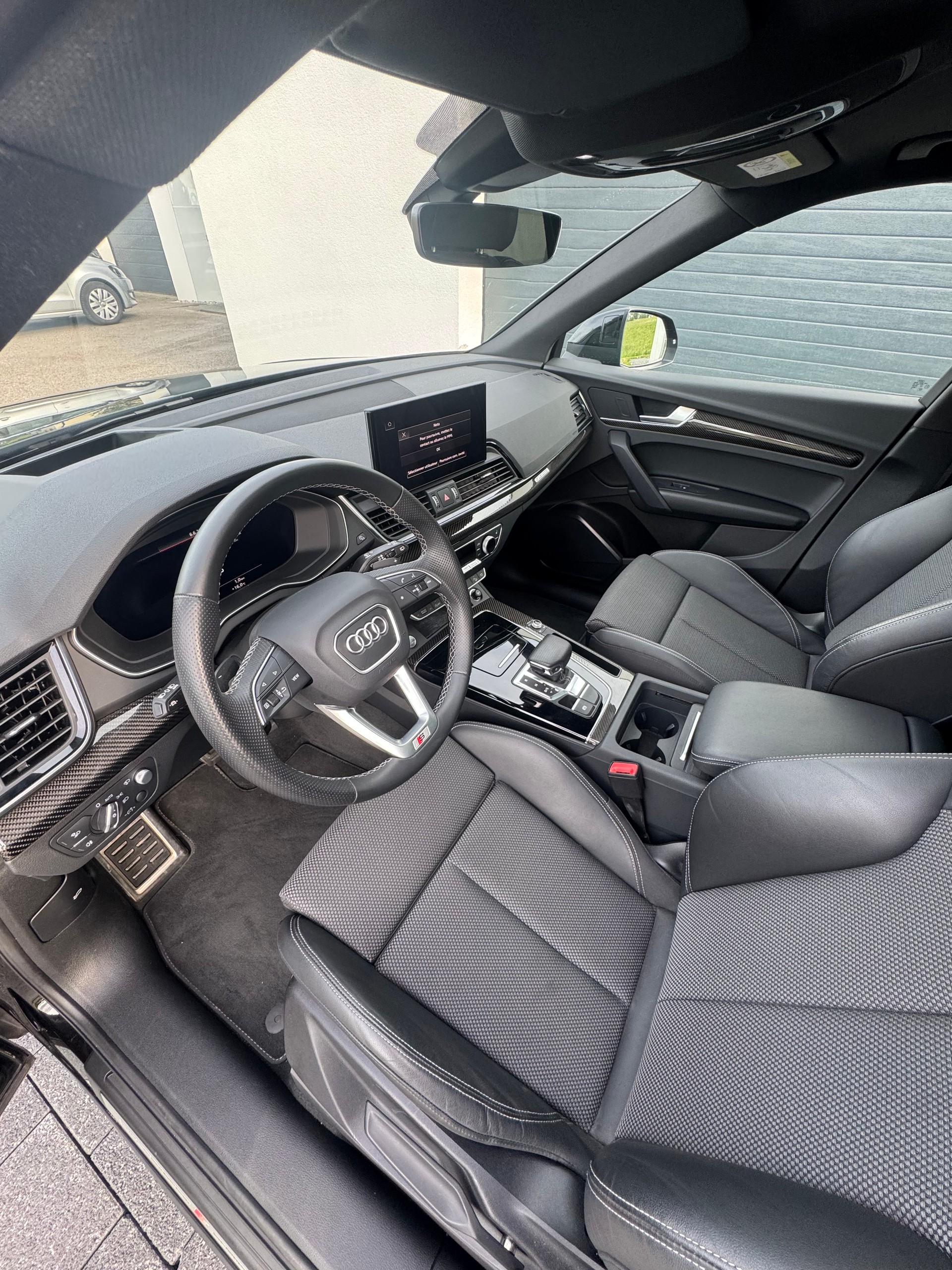 AUDI Q5 Sportback 45 TFSI S line quattro S-tronic-image-10