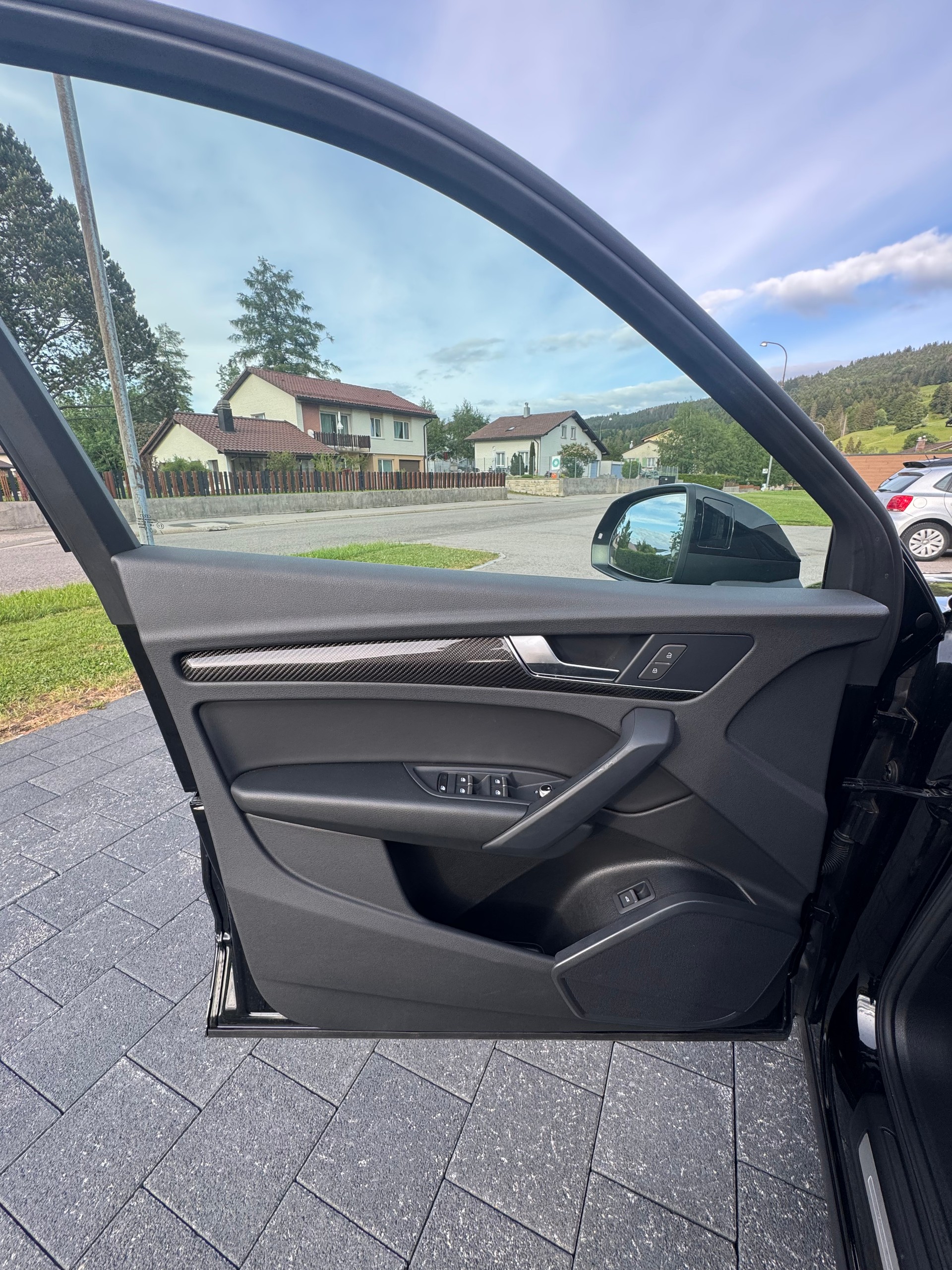 AUDI Q5 Sportback 45 TFSI S line quattro S-tronic-image-11