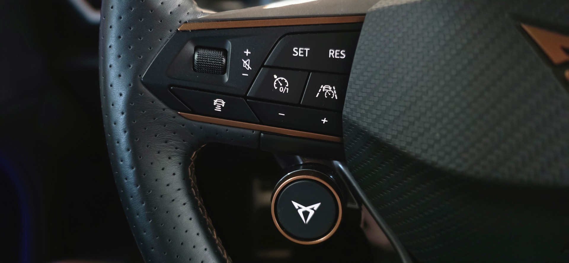 CUPRA Formentor 2.5TSI VZ5 4Drive DSG *ACC&LaneAssist*369°Kamera*Ambientebeleuchtung*AppleCarPlay&AndrioidAuto*-image-15