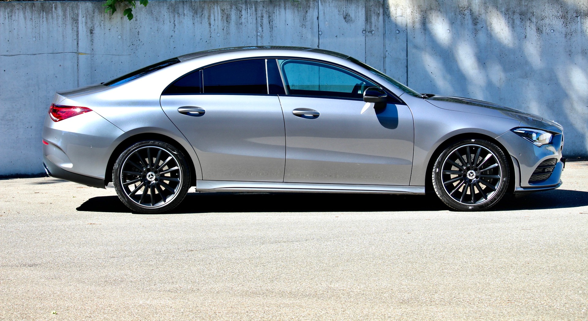 MERCEDES-BENZ CLA 220 AMG Line 7G-DCT 190PS • NIGHT Paket • 19" AMG Aluräder • Ambientebeleuchtung-image-3