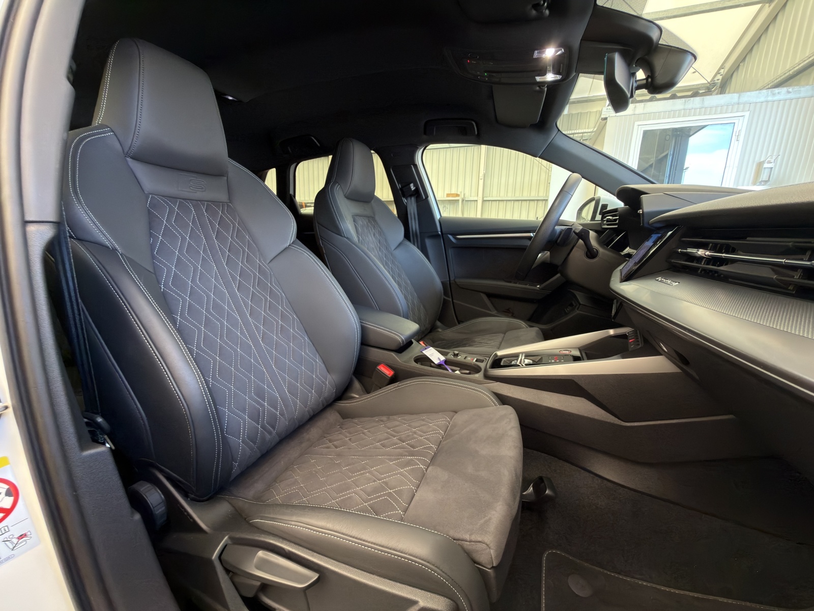 AUDI S3 Sportback 2.0 TFSI quattro S-tronic - Matrix-LED - Optikpaket Schwarz - Rückfahrkamera-image-9