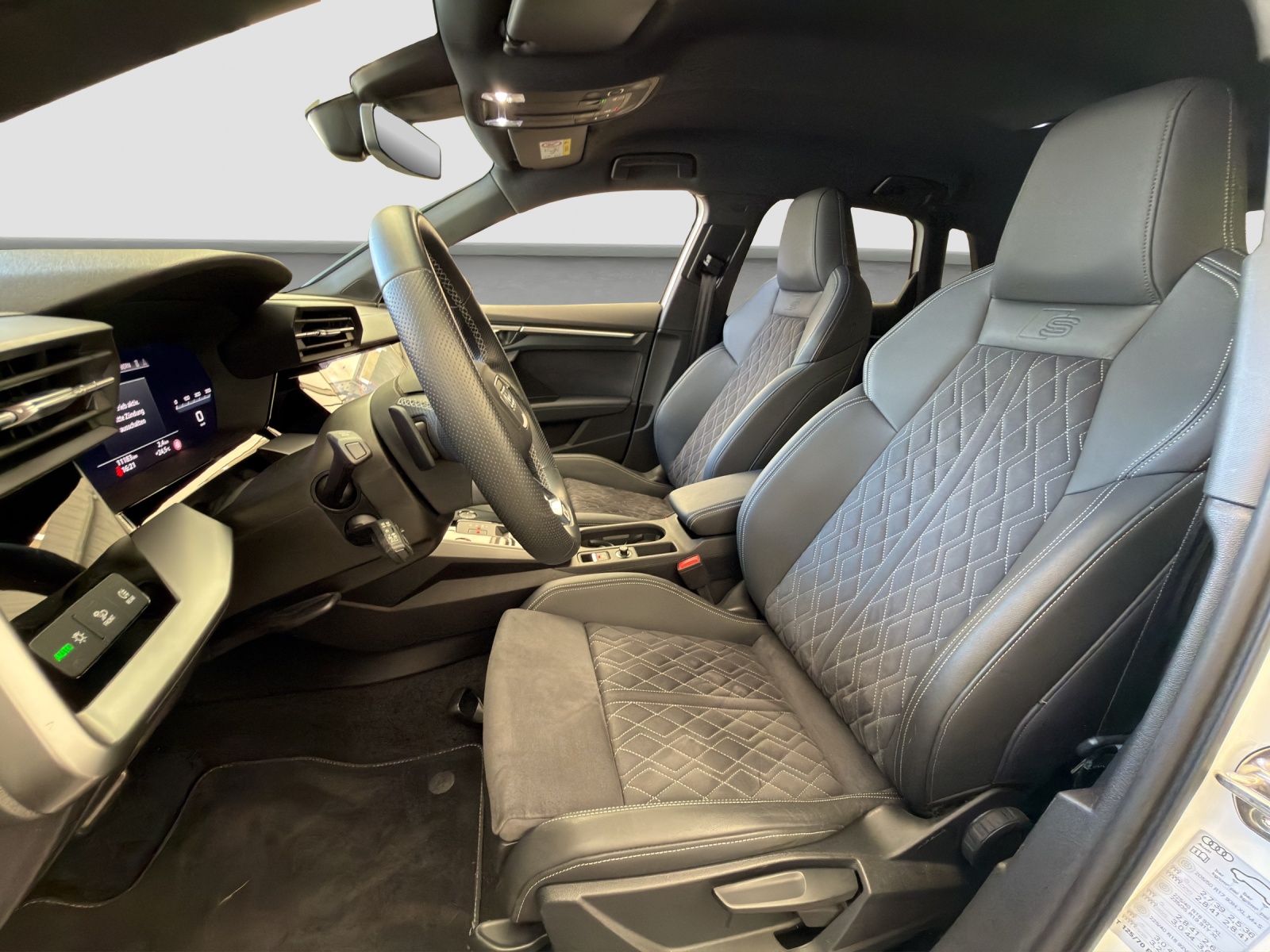 AUDI S3 Sportback 2.0 TFSI quattro S-tronic - Matrix-LED - Optikpaket Schwarz - Rückfahrkamera-image-5