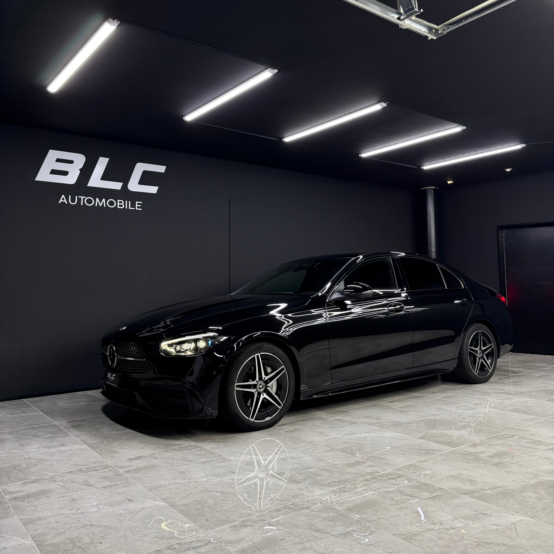 MERCEDES-BENZ C 200 4Matic AMG Line-image-0