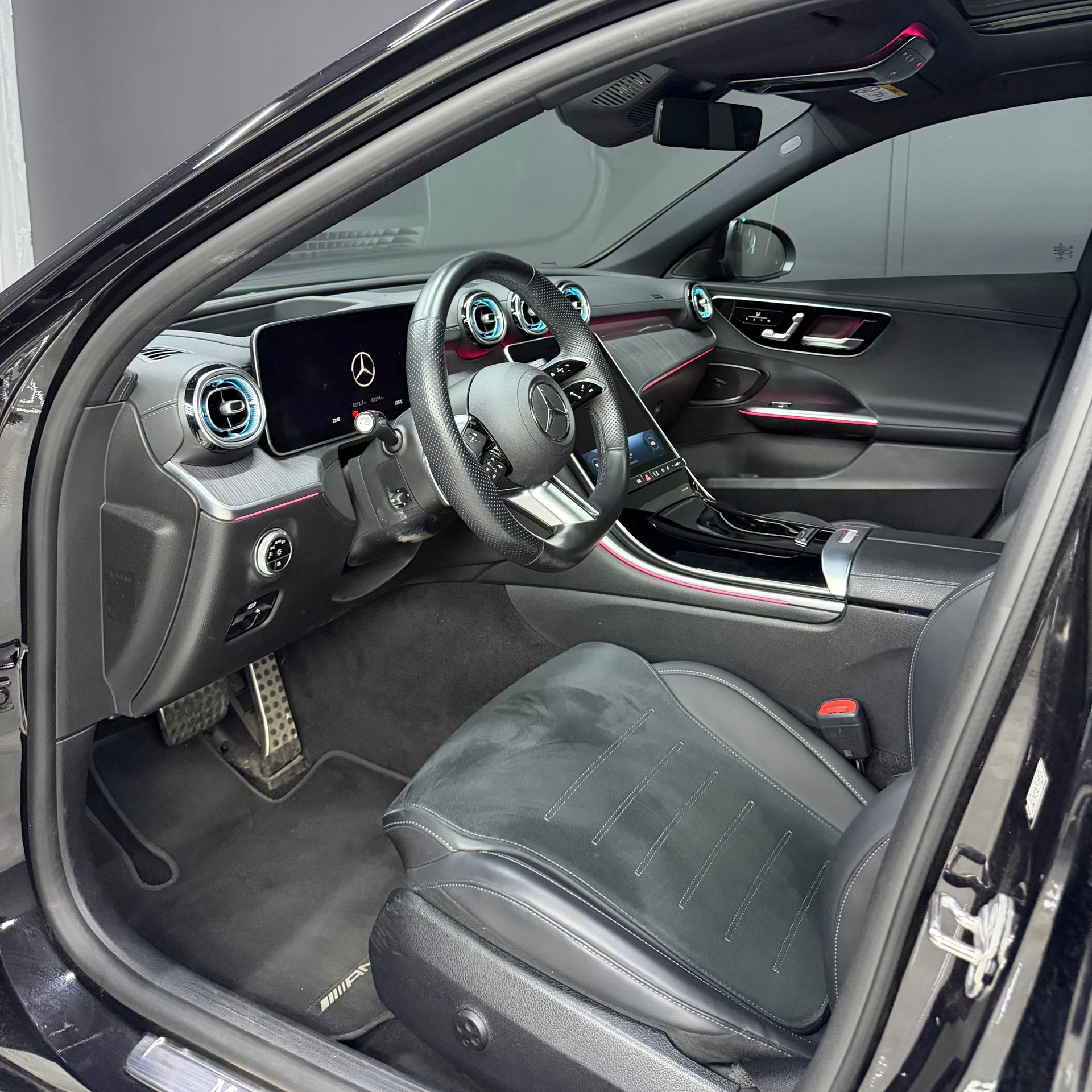 MERCEDES-BENZ C 200 4Matic AMG Line-image-7