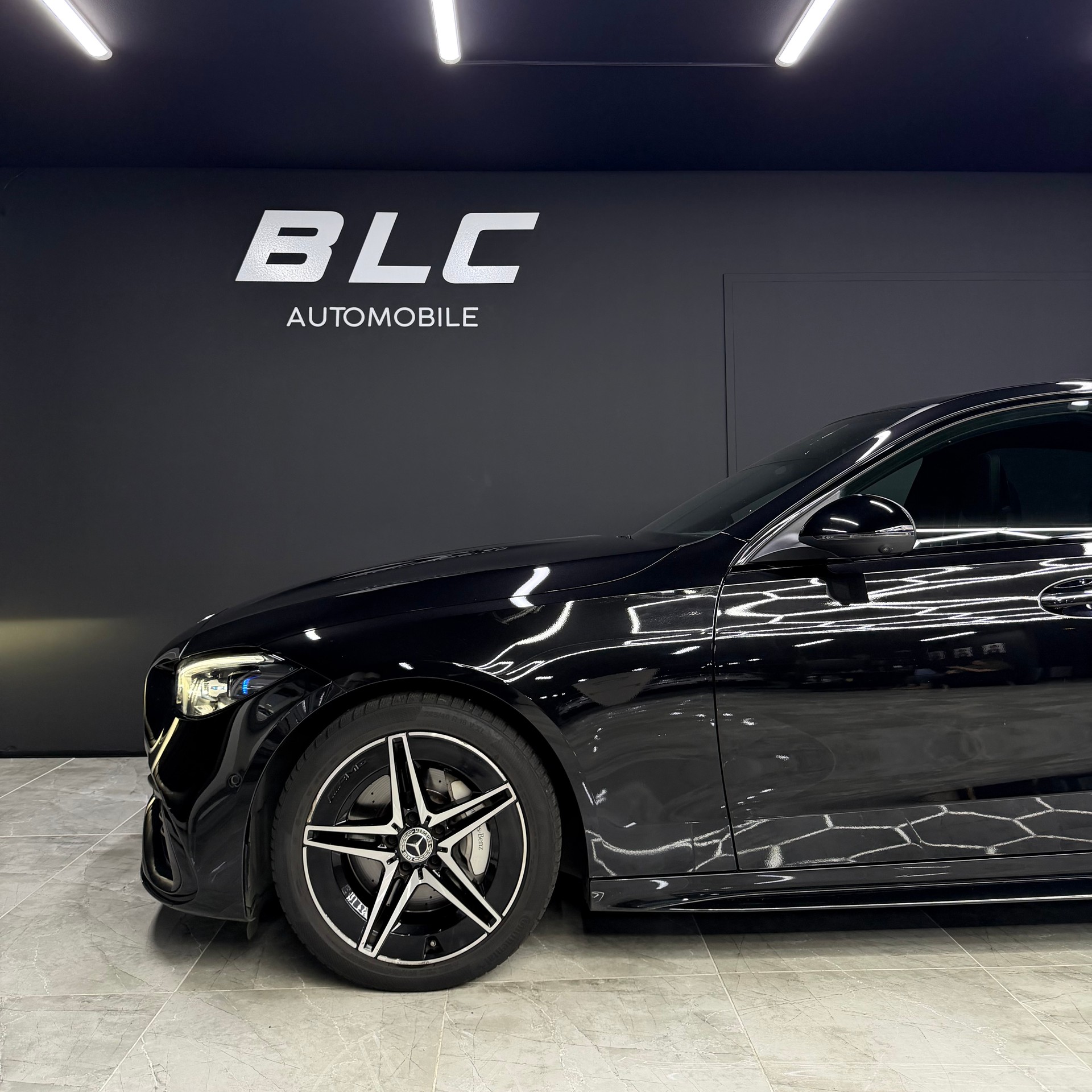 MERCEDES-BENZ C 200 4Matic AMG Line-image-3