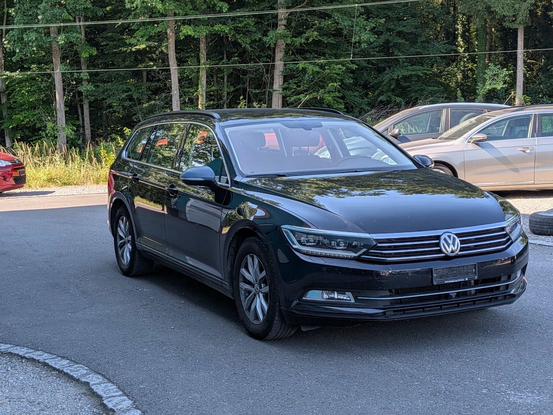 VW Passat Variant 2.0 TDI BMT Trendline DSG-image-2