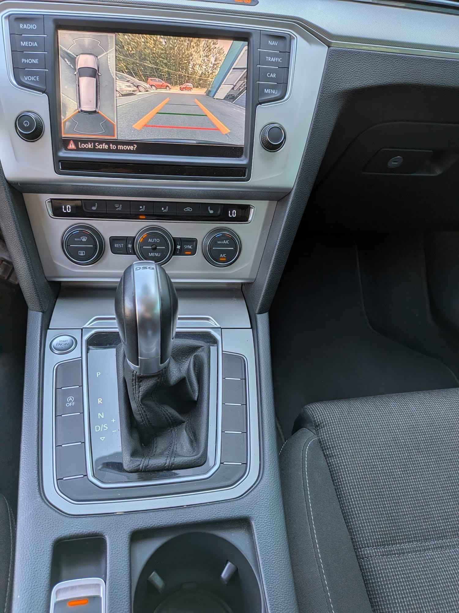 VW Passat Variant 2.0 TDI BMT Trendline DSG-image-6