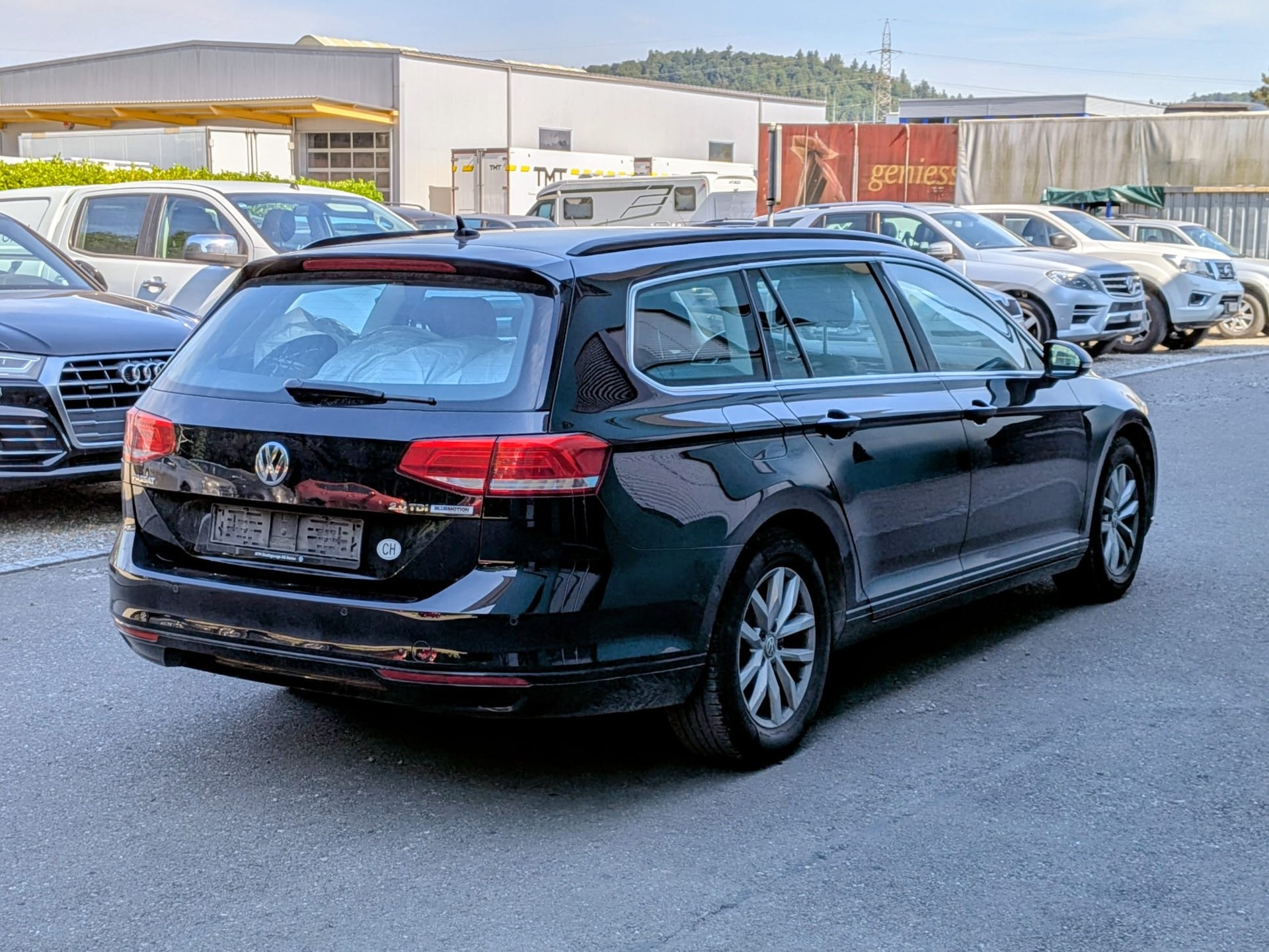 VW Passat Variant 2.0 TDI BMT Trendline DSG-image-5
