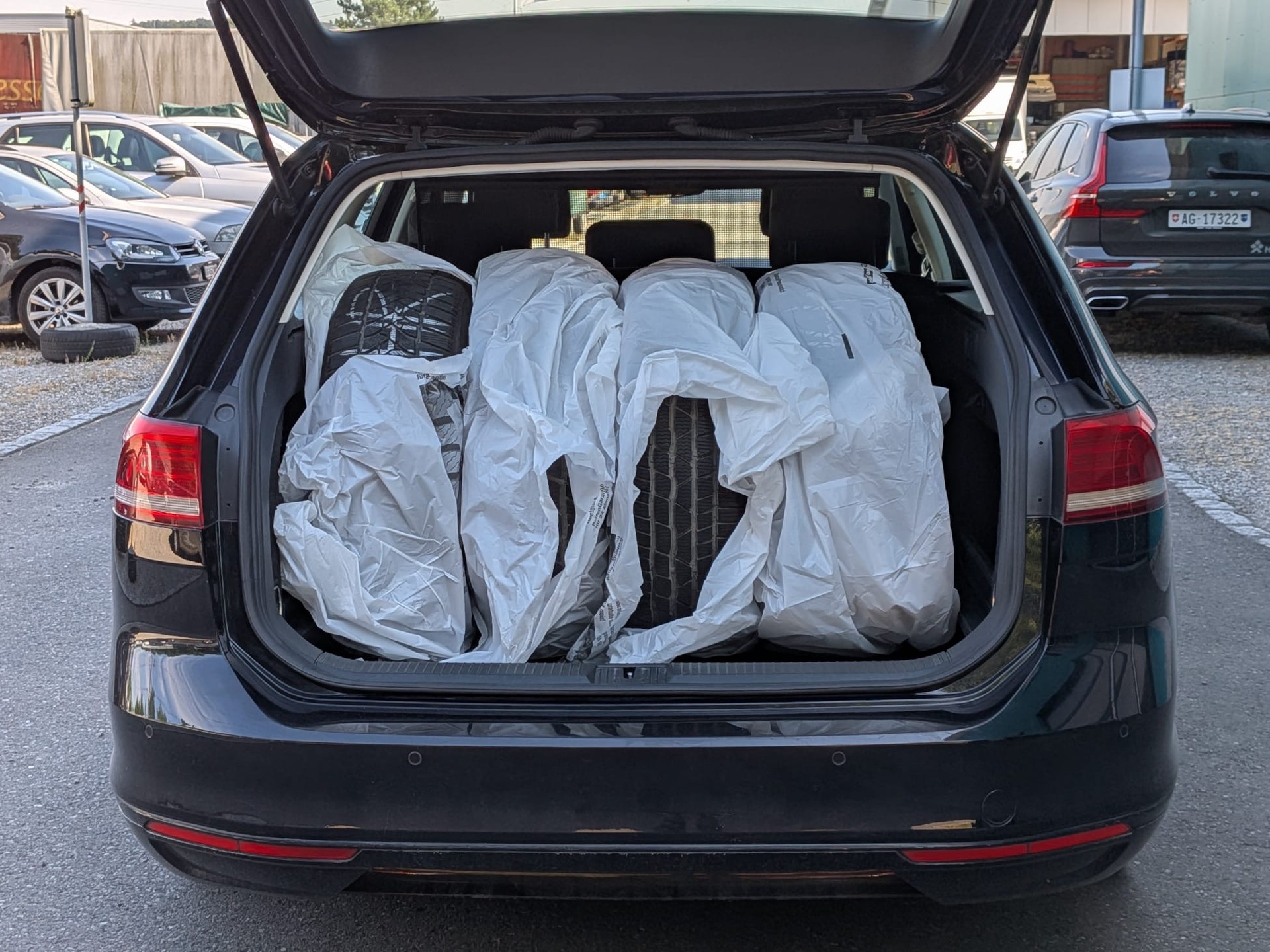 VW Passat Variant 2.0 TDI BMT Trendline DSG-image-10