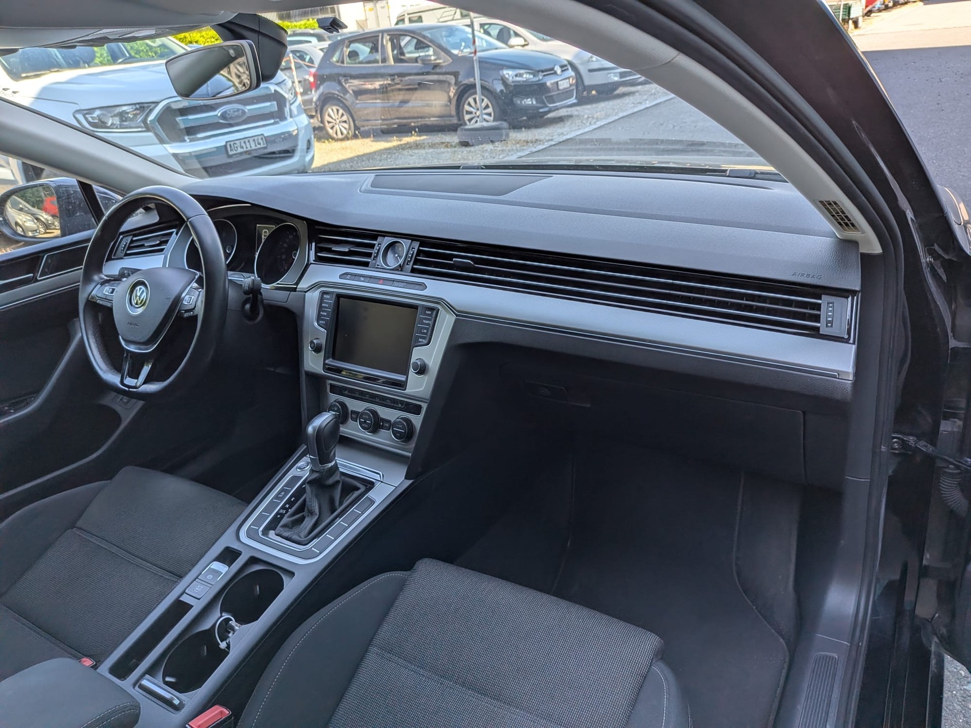 VW Passat Variant 2.0 TDI BMT Trendline DSG-image-8
