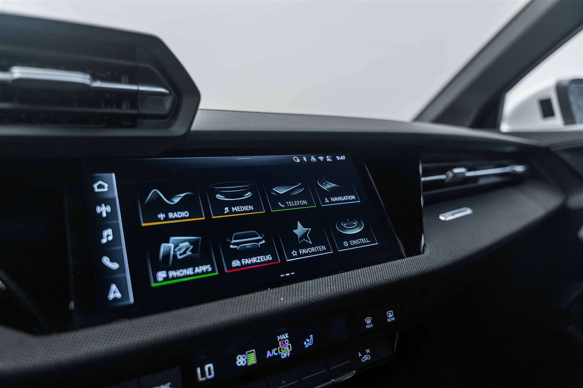 AUDI A3 Limousine 35 TDi S-Line S-Tronic Automat-image-18