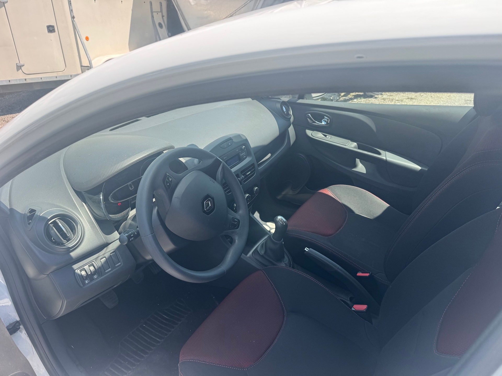 RENAULT Clio 1.2 16V Expression-image-6