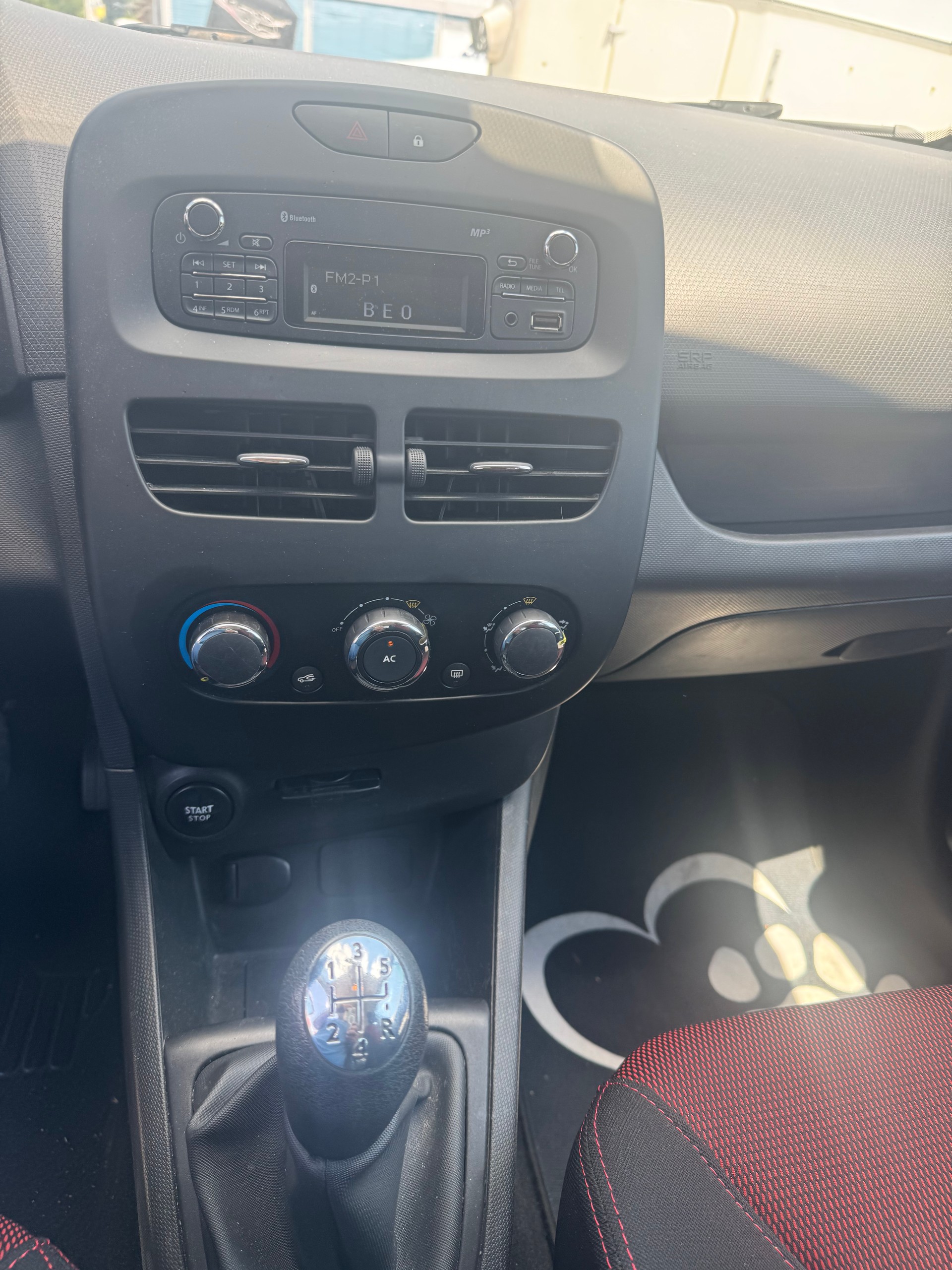 RENAULT Clio 1.2 16V Expression-image-7