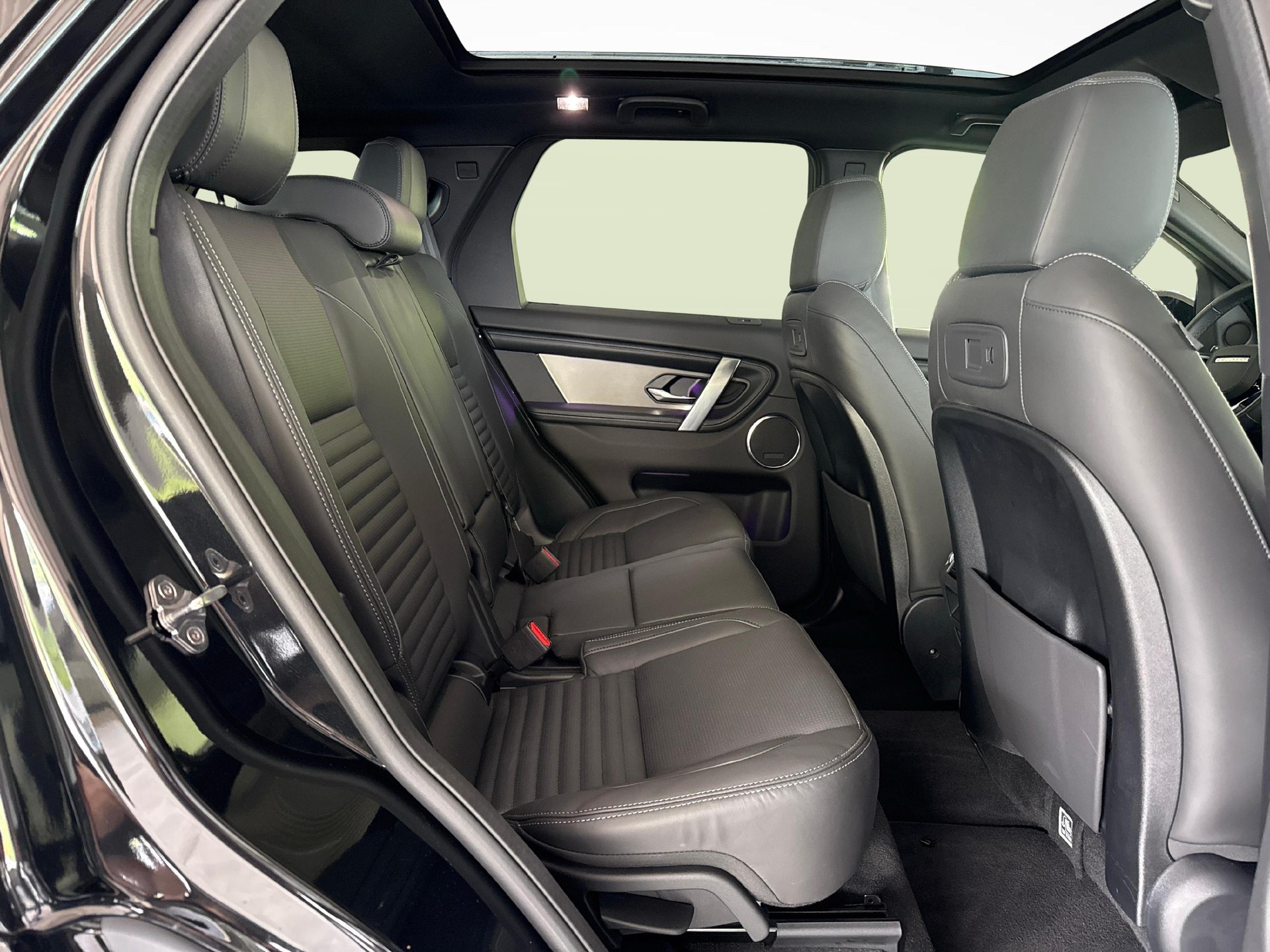 LAND ROVER Discovery Sport 1.5 T 270e Dynamic HSE - Gancio traino elettrico e Ruote invernali 20" inclusi-image-10
