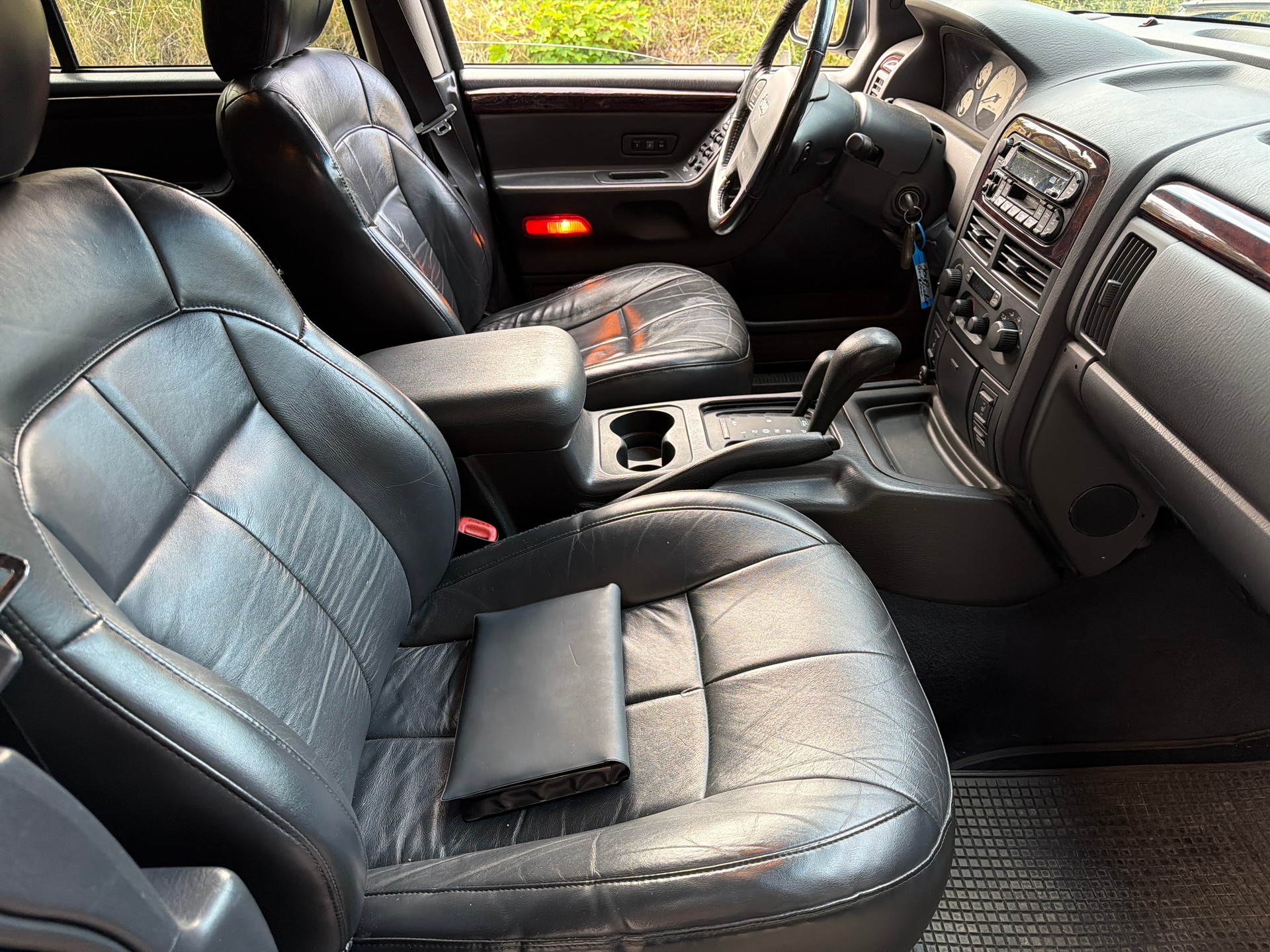 JEEP Grand Cherokee 4.7 V8 Limited Automatic 4X4-image-9