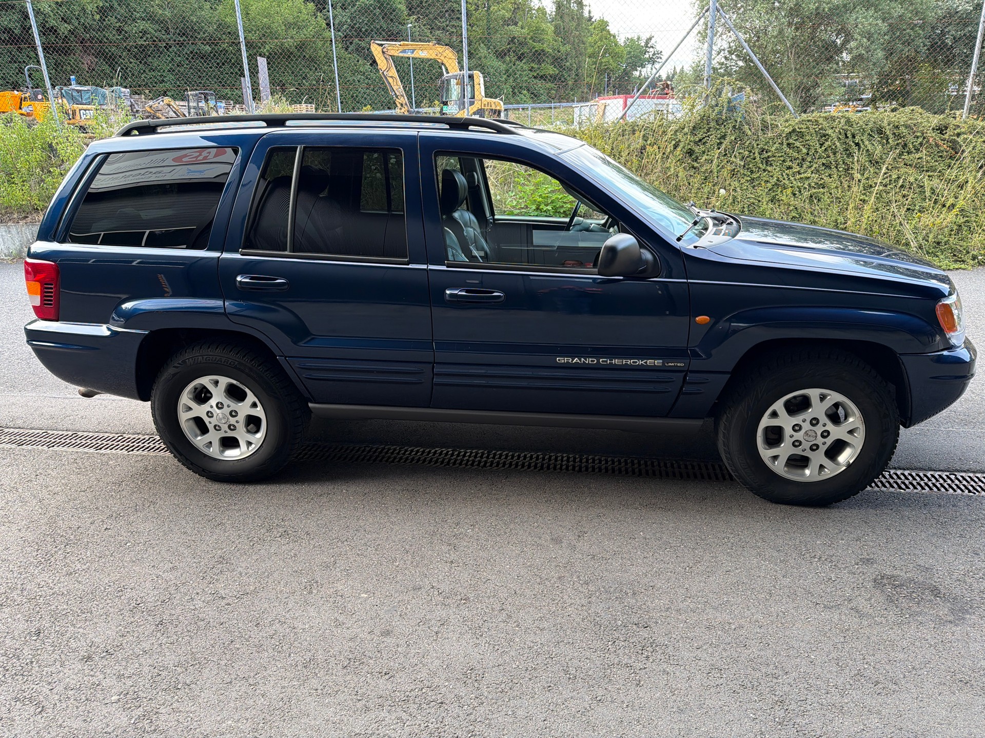 JEEP Grand Cherokee 4.7 V8 Limited Automatic 4X4-image-6