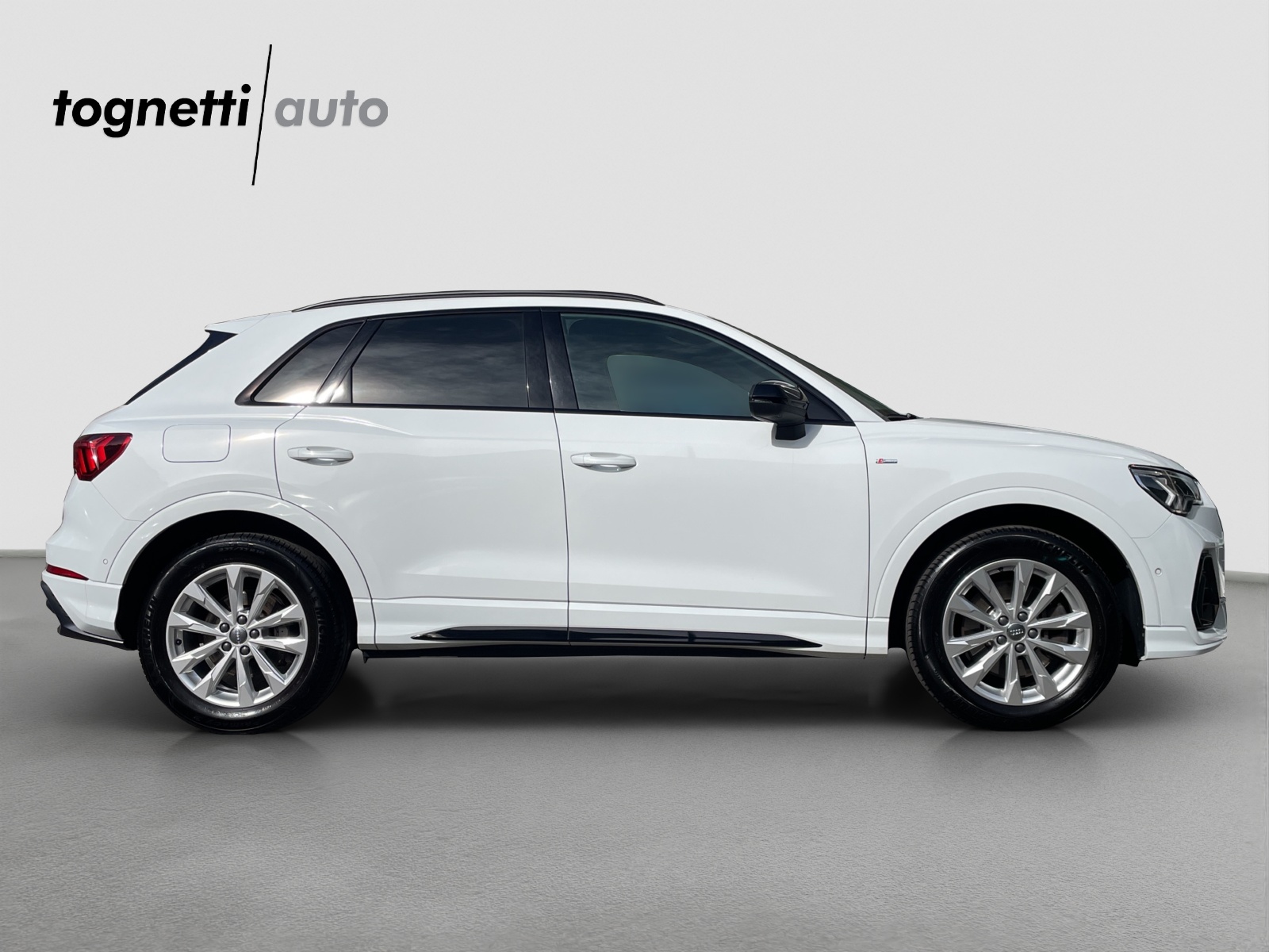 AUDI Q3 45 TFSI S line quattro S-tronic-showroom-element-2