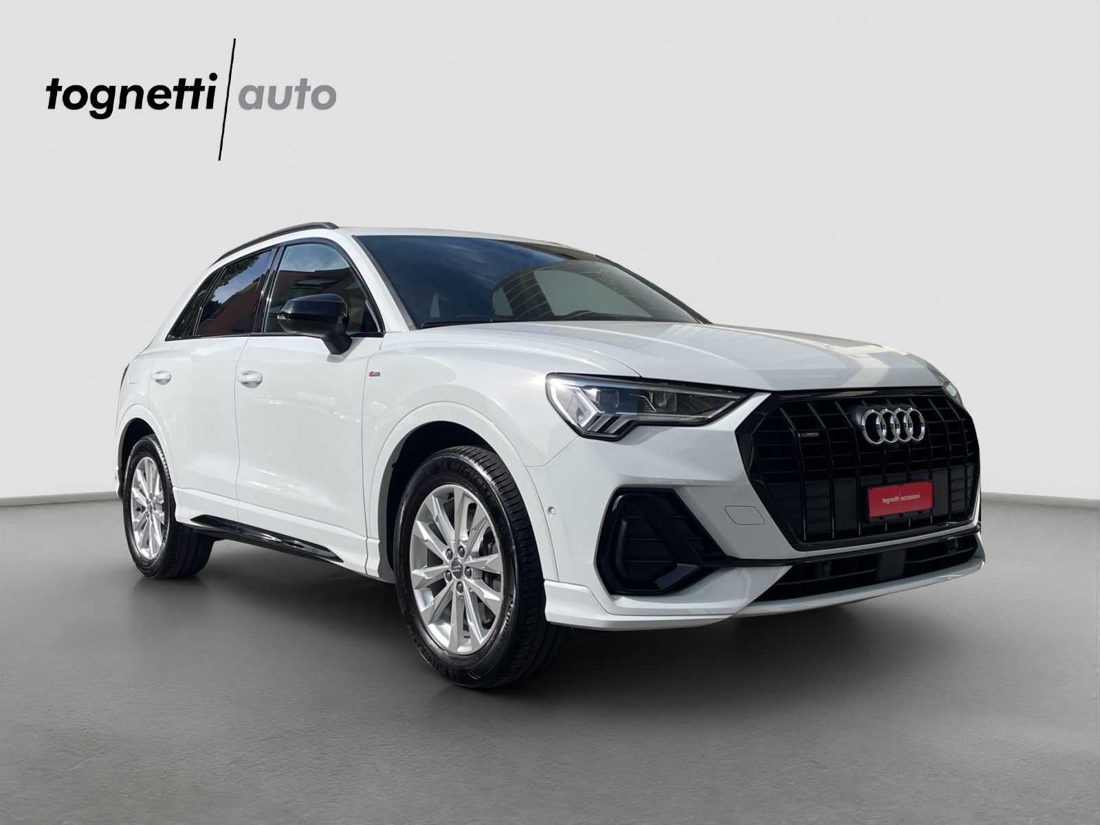 AUDI Q3 45 TFSI S line quattro S-tronic-showroom-element-1