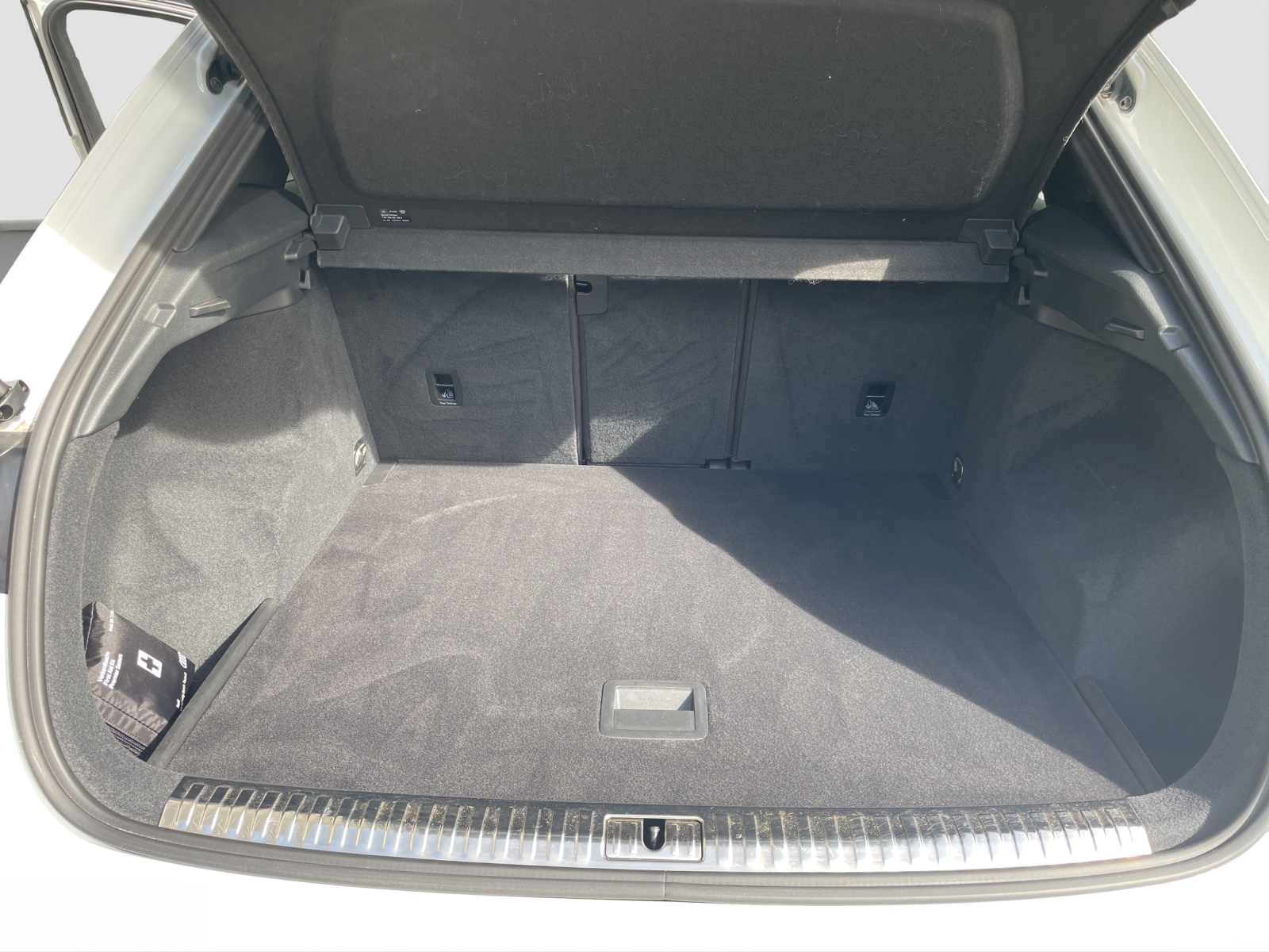 AUDI Q3 45 TFSI S line quattro S-tronic-image-9