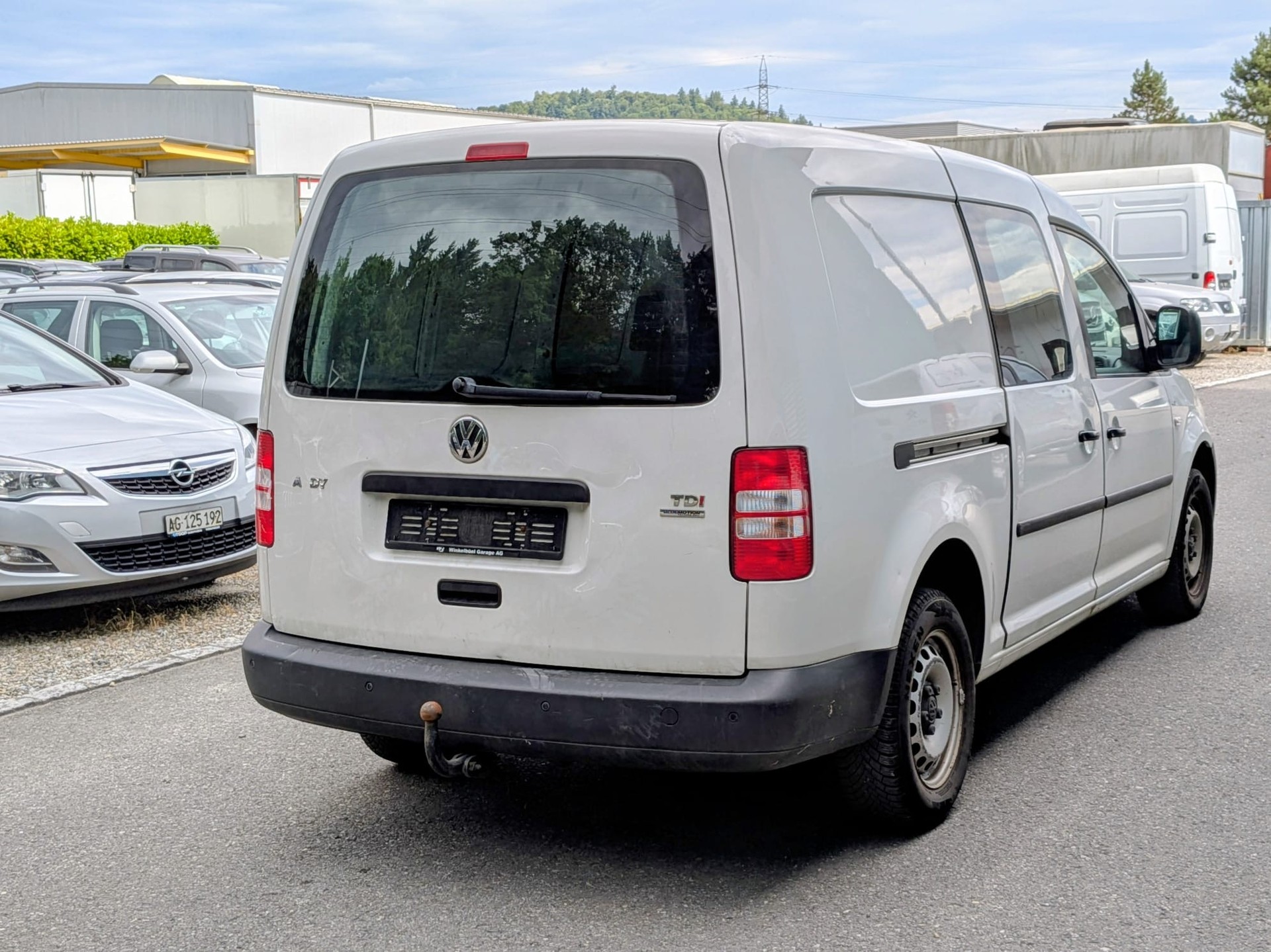 VW Caddy Maxi 1.6 TDI Blue Motion Technology-image-3