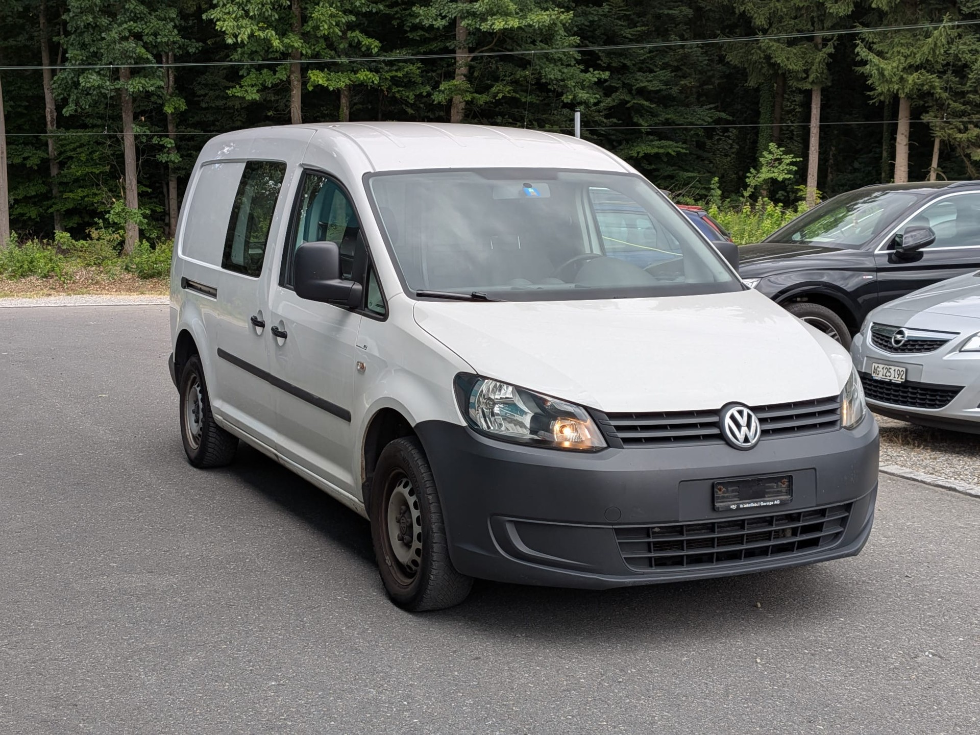 VW Caddy Maxi 1.6 TDI Blue Motion Technology-image-2