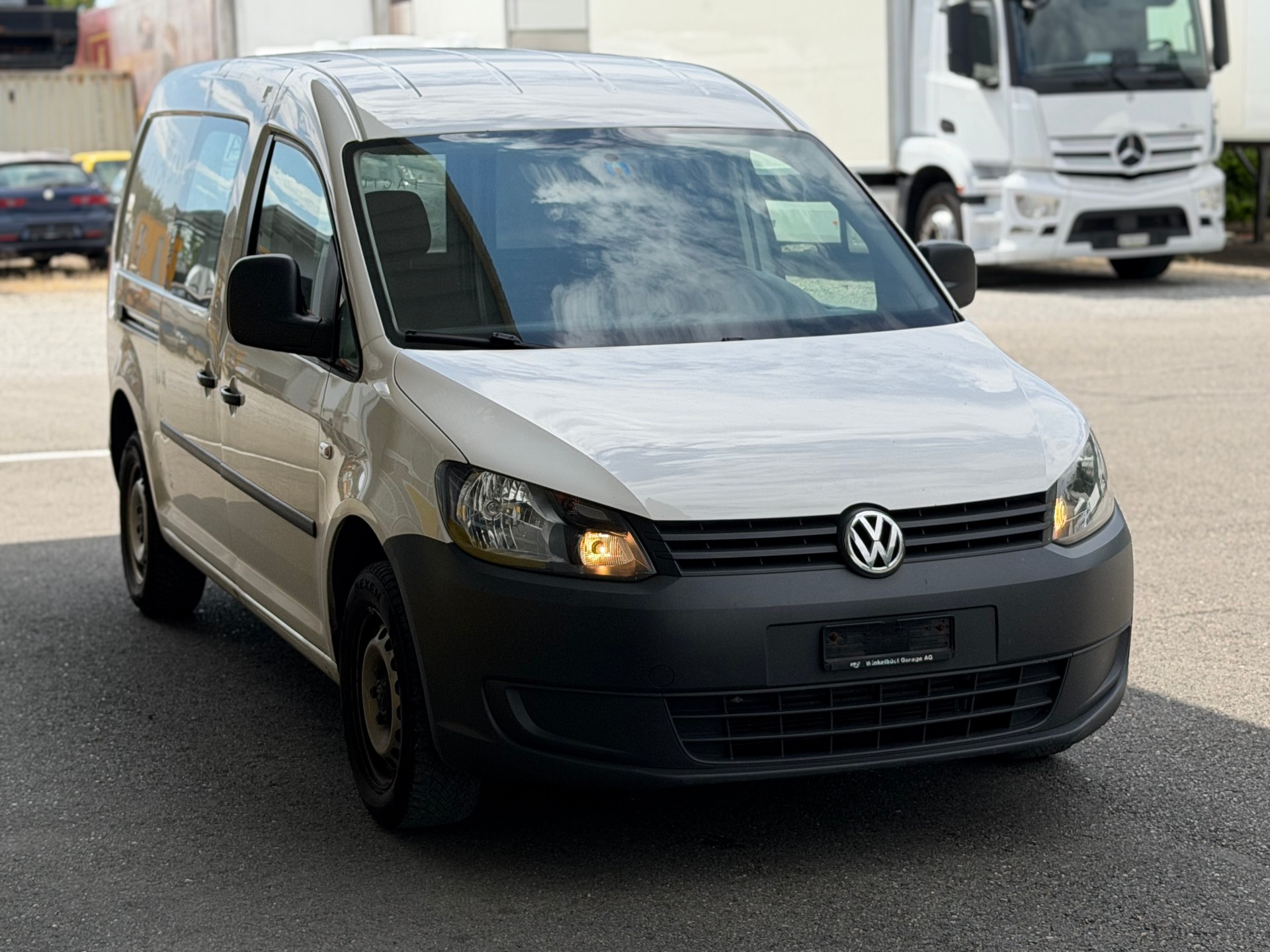 VW Caddy Maxi 1.6 TDI Blue Motion Technology-image-0