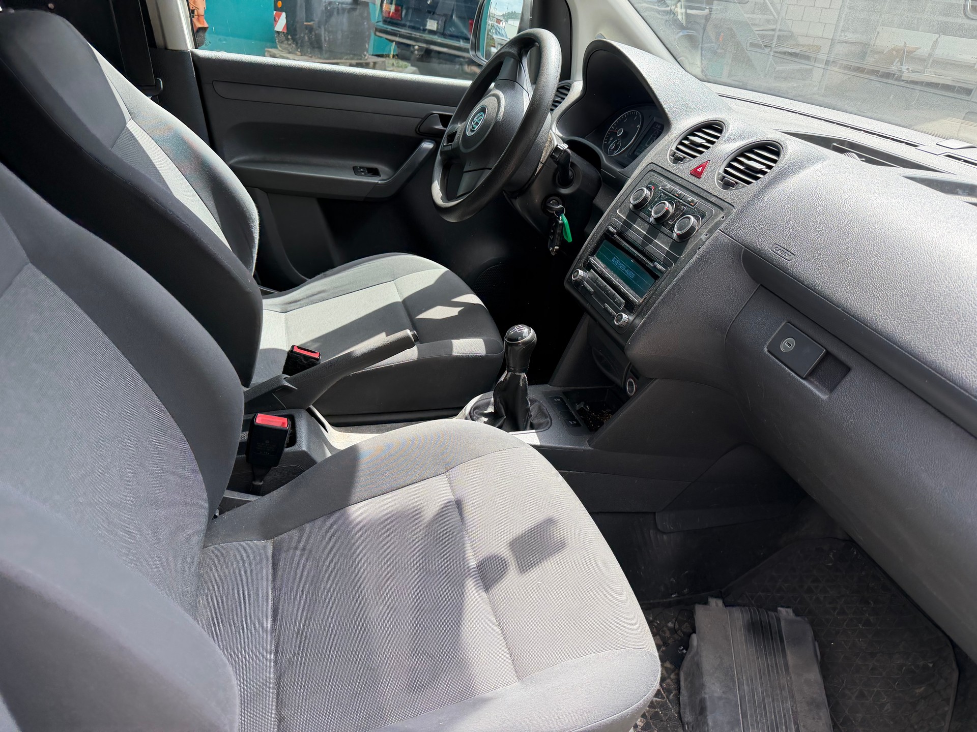 VW Caddy Maxi 1.6 TDI Blue Motion Technology-image-8