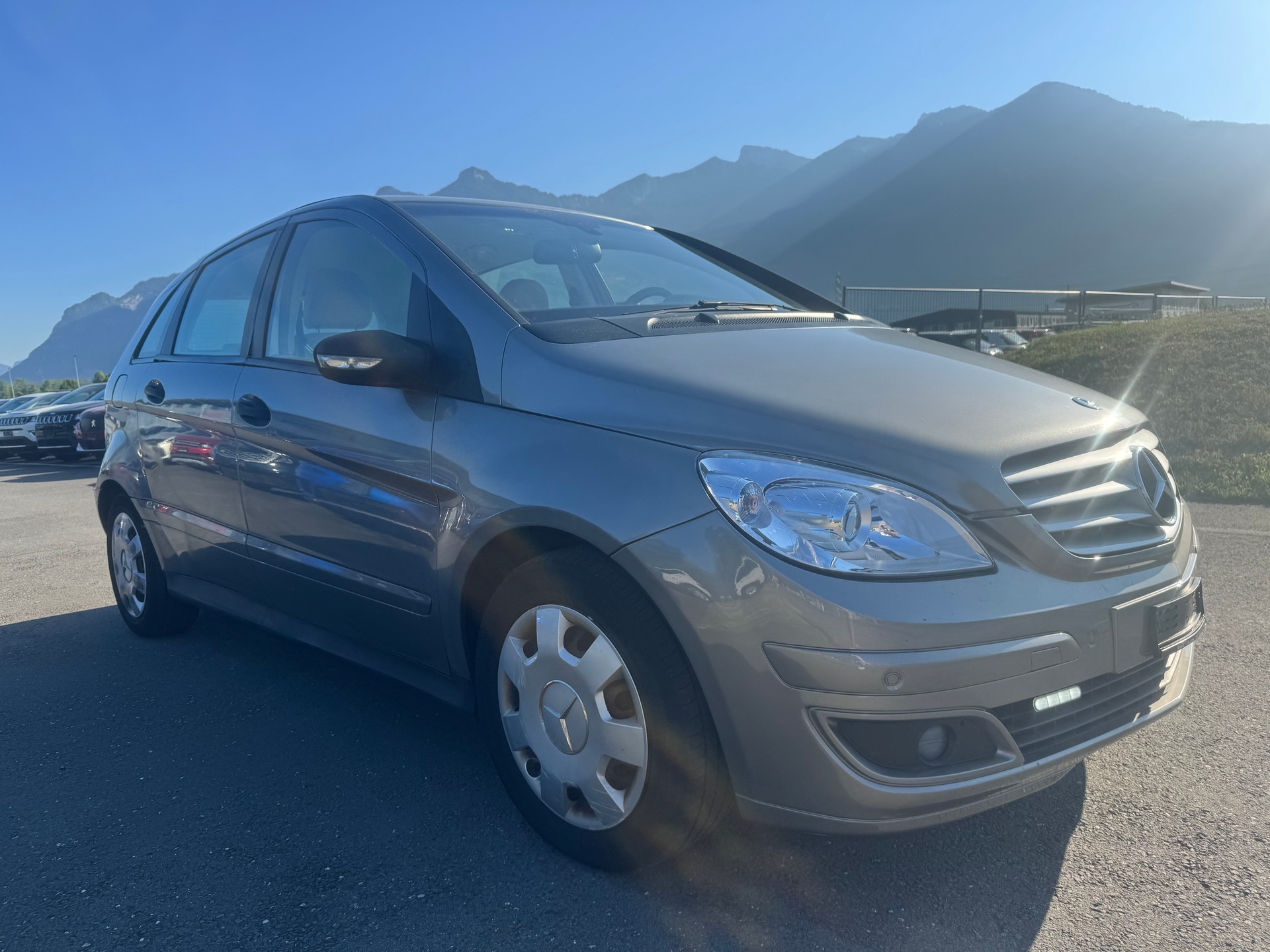 MERCEDES-BENZ B 200-image-3
