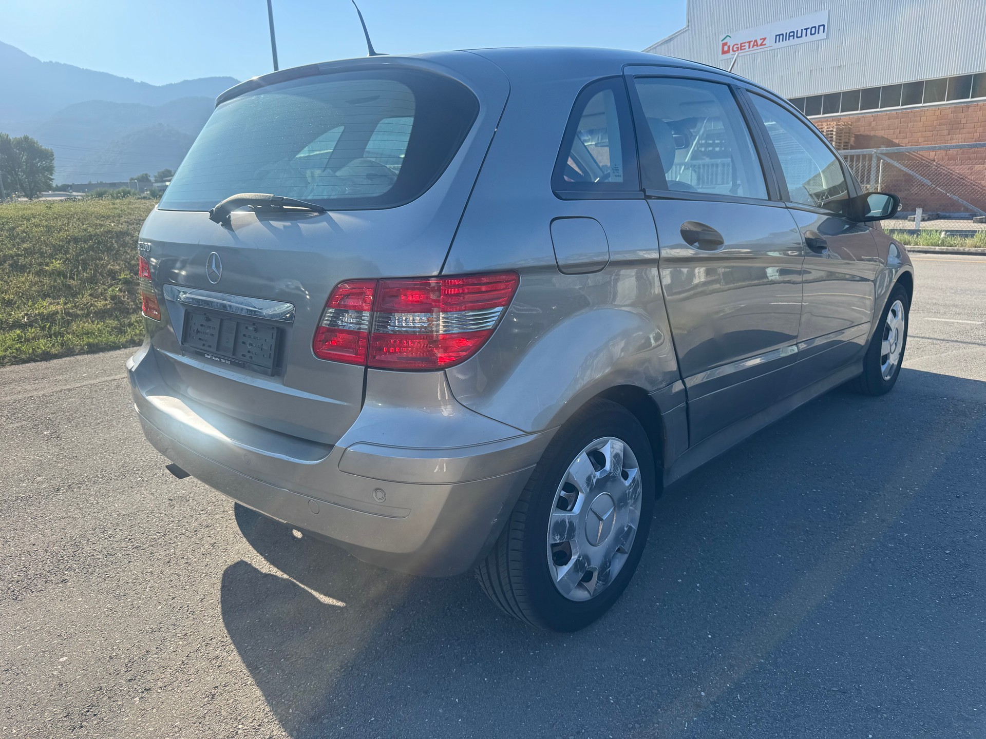 MERCEDES-BENZ B 200-image-4