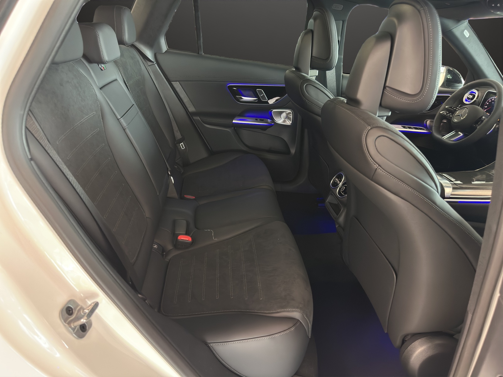 MERCEDES-BENZ GLC 200 4Matic 9G-Tronic-image-11