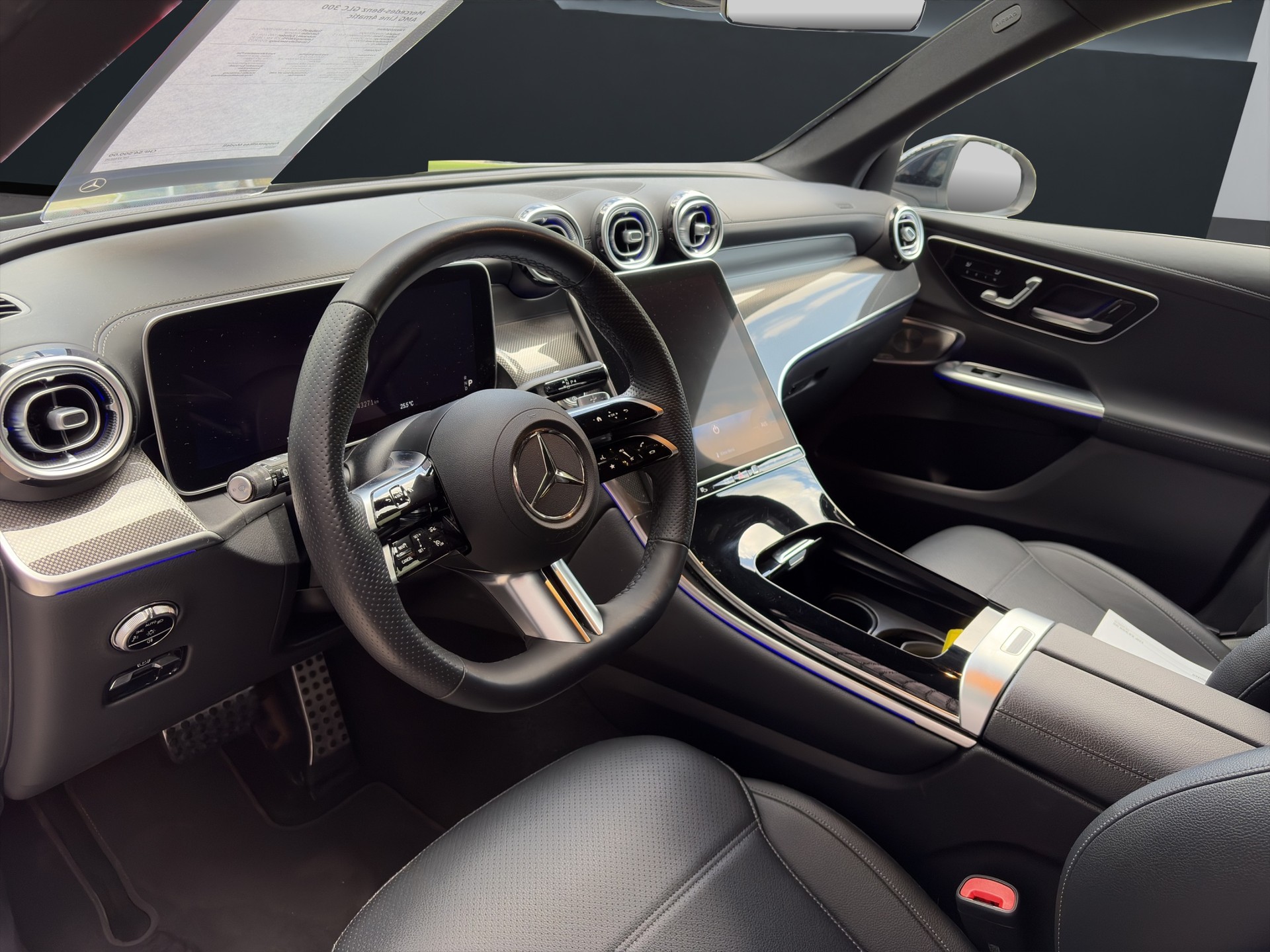 MERCEDES-BENZ GLC 300 AMG Line 4matic-image-6