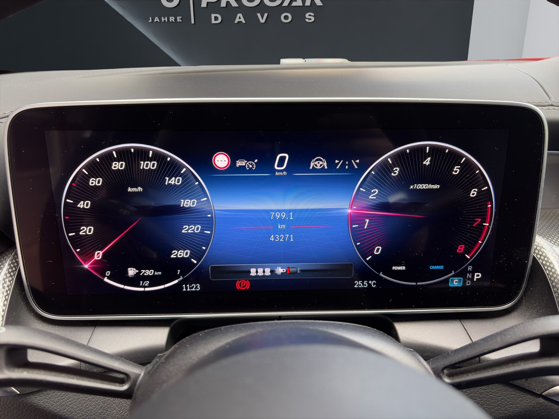 MERCEDES-BENZ GLC 300 AMG Line 4matic-image-7