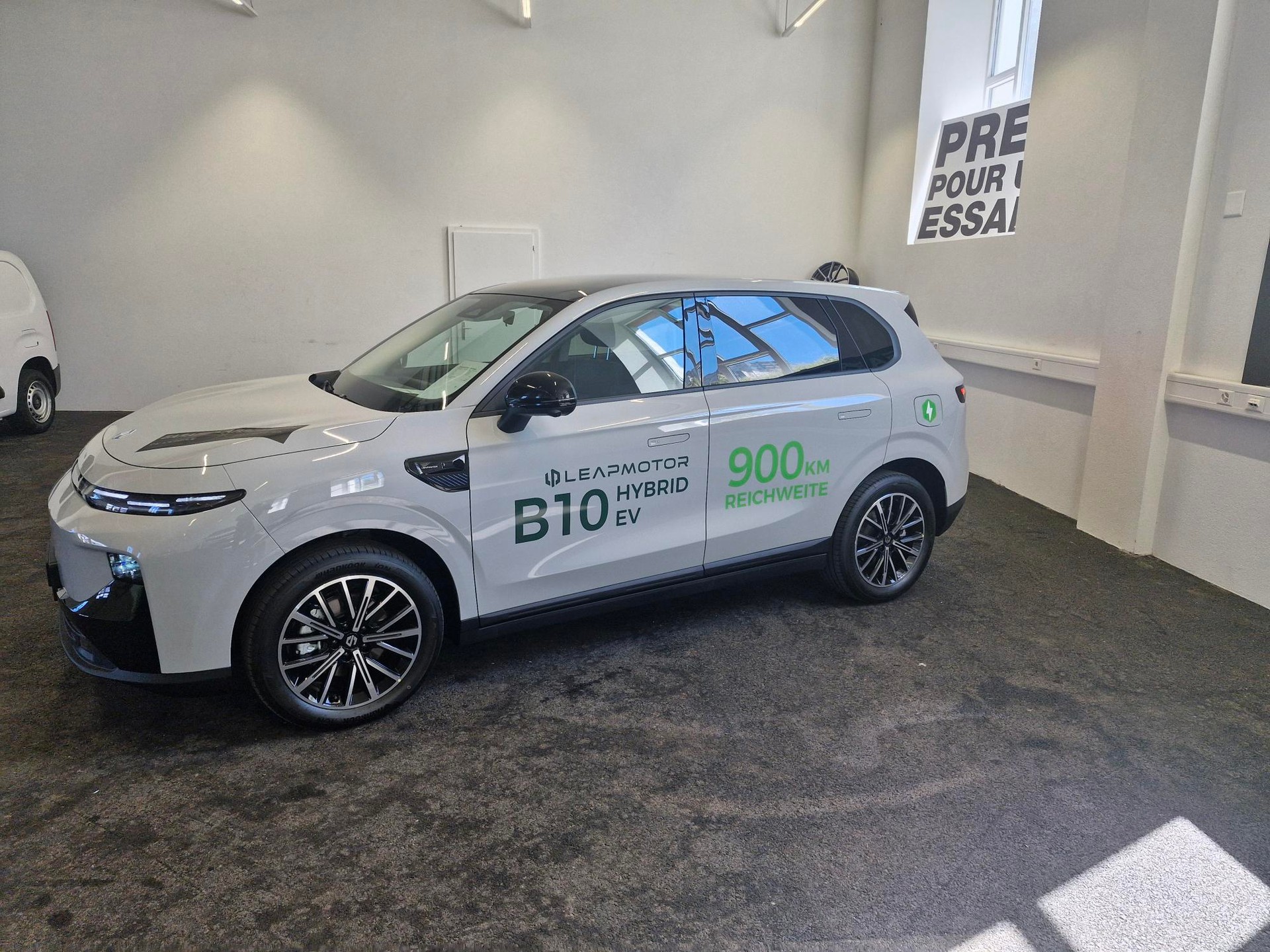 LEAPMOTOR B10 67kWh Life-image-4