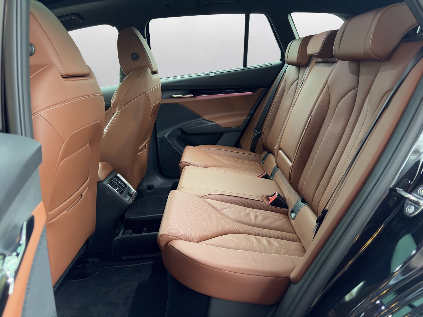 SKODA Enyaq iV 80x Founders Edition-image-10