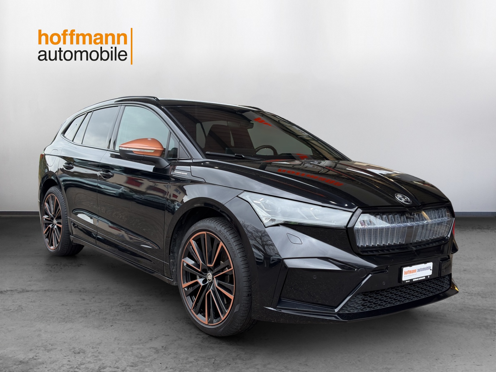 SKODA Enyaq iV 80x Founders Edition-showroom-element-2