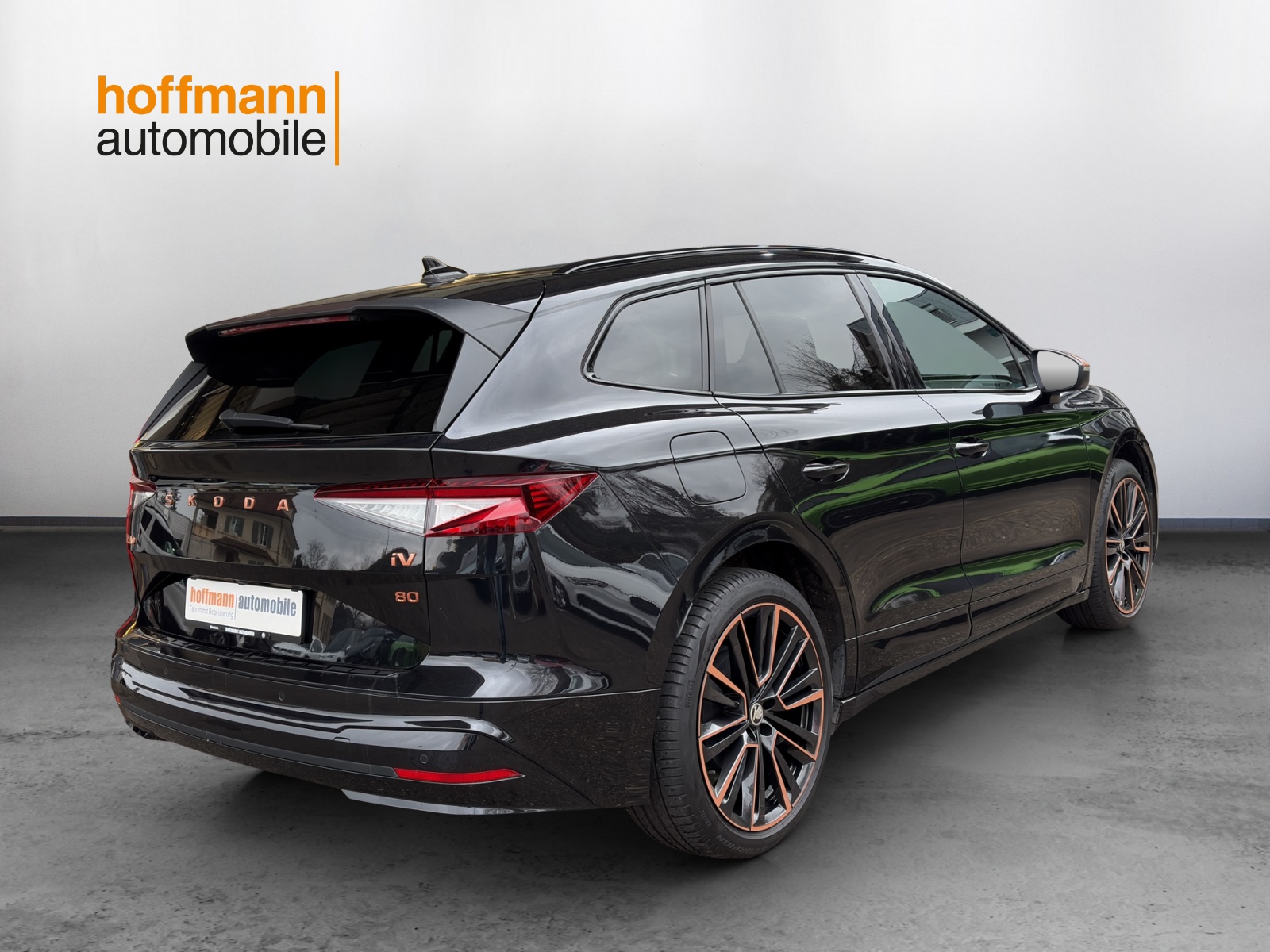 SKODA Enyaq iV 80x Founders Edition-showroom-element-3
